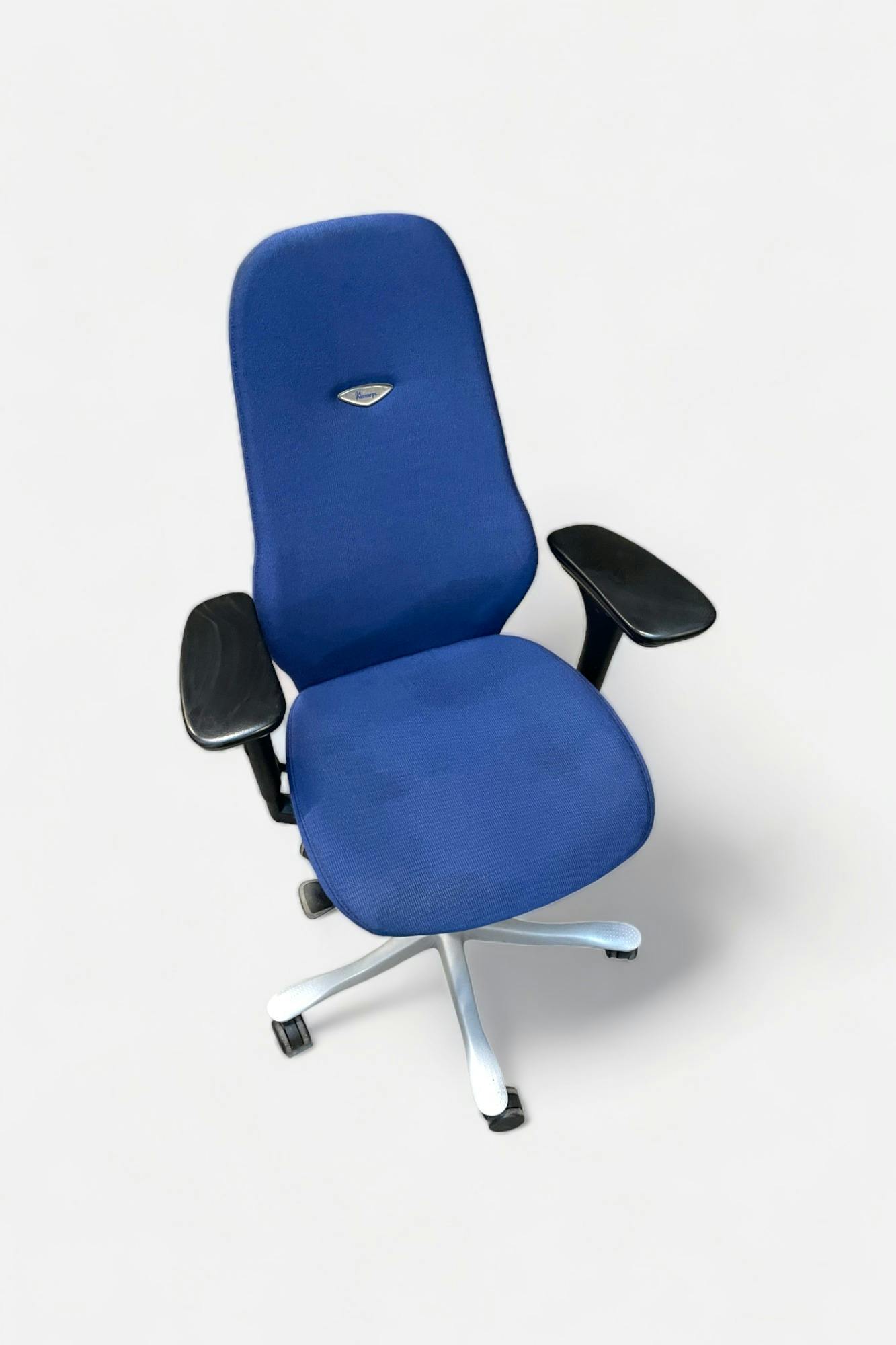 Blue office chair Kinnarps 8000 - Relieve Furniture