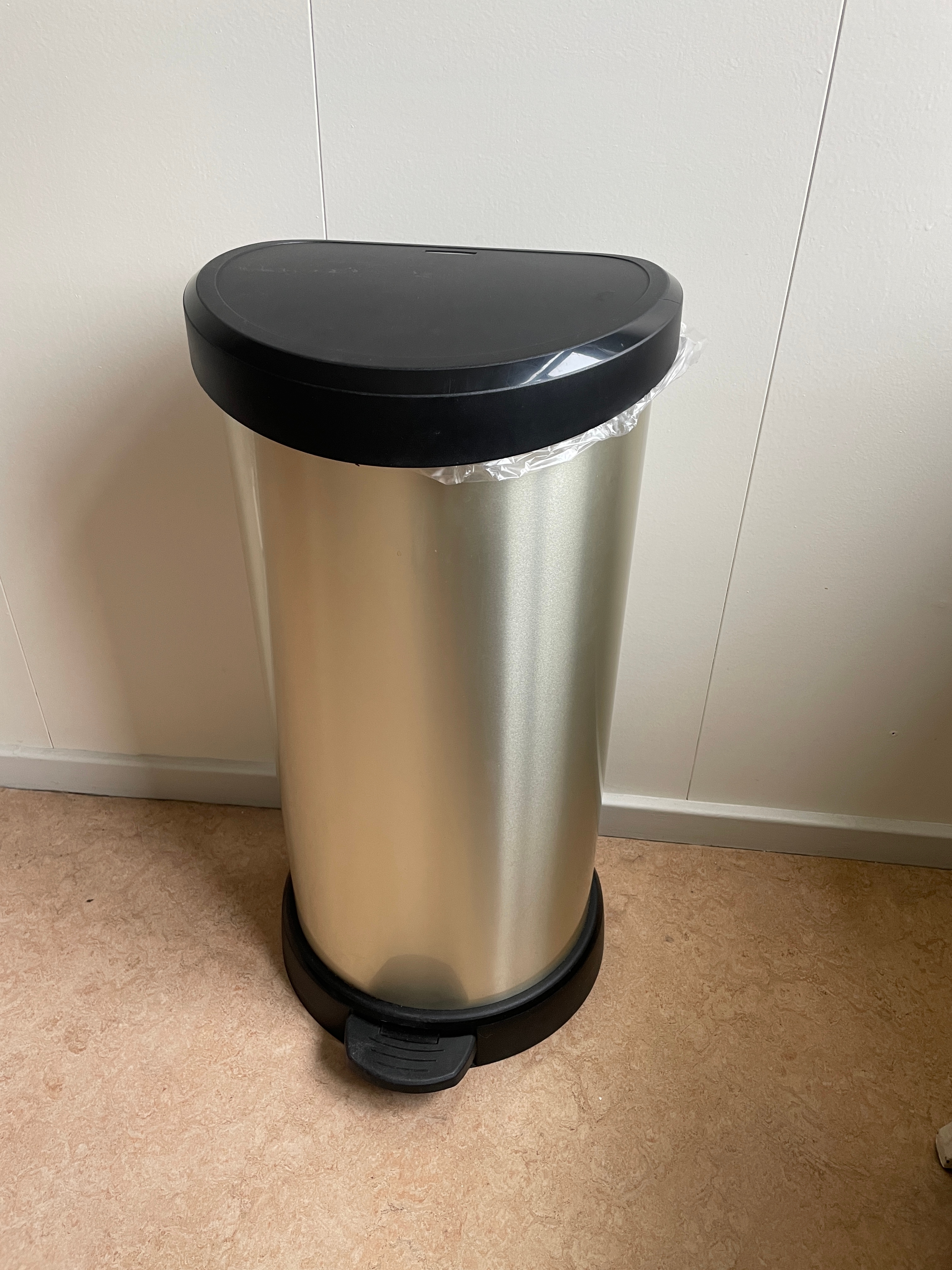 Trash bin - Second hand quality "Miscellaneous" - Relieve Furniture