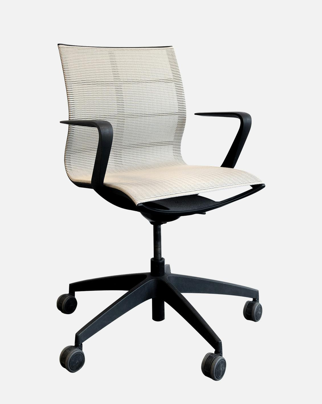 REL035 White swivel office chair