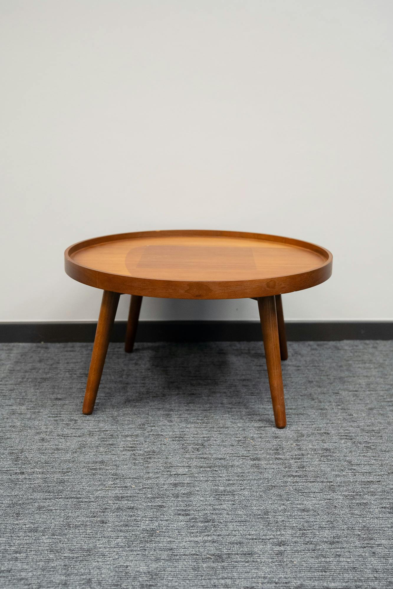 Muuto grande table basse en bois marron clair - Relieve Furniture