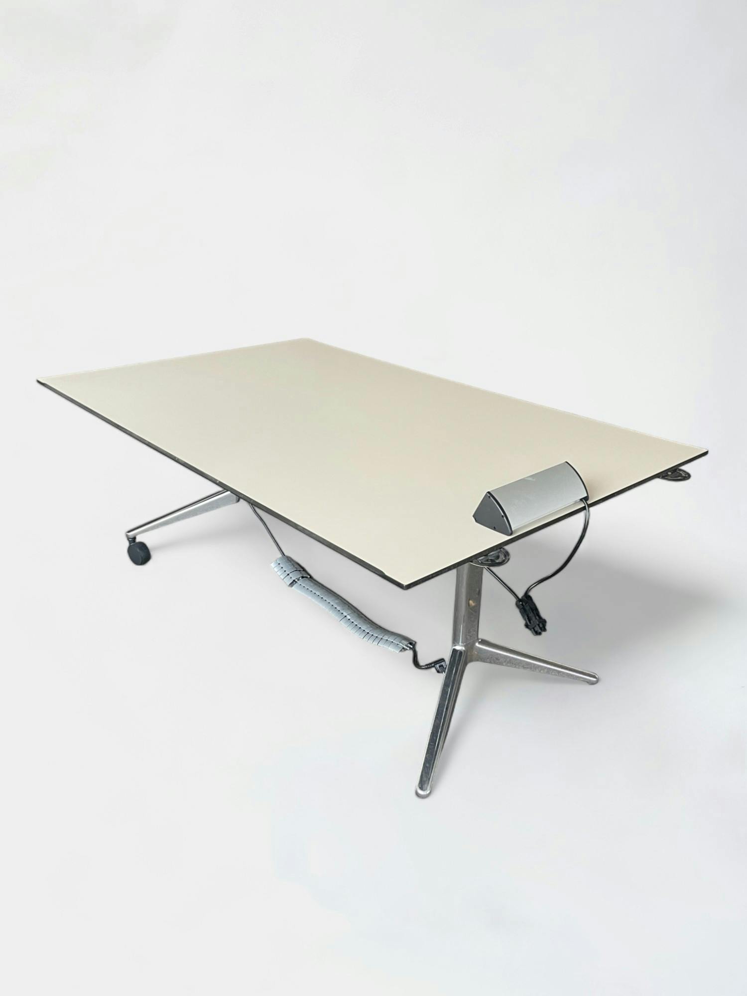 Table de réunion Ahrend 180x122cm - Relieve Furniture