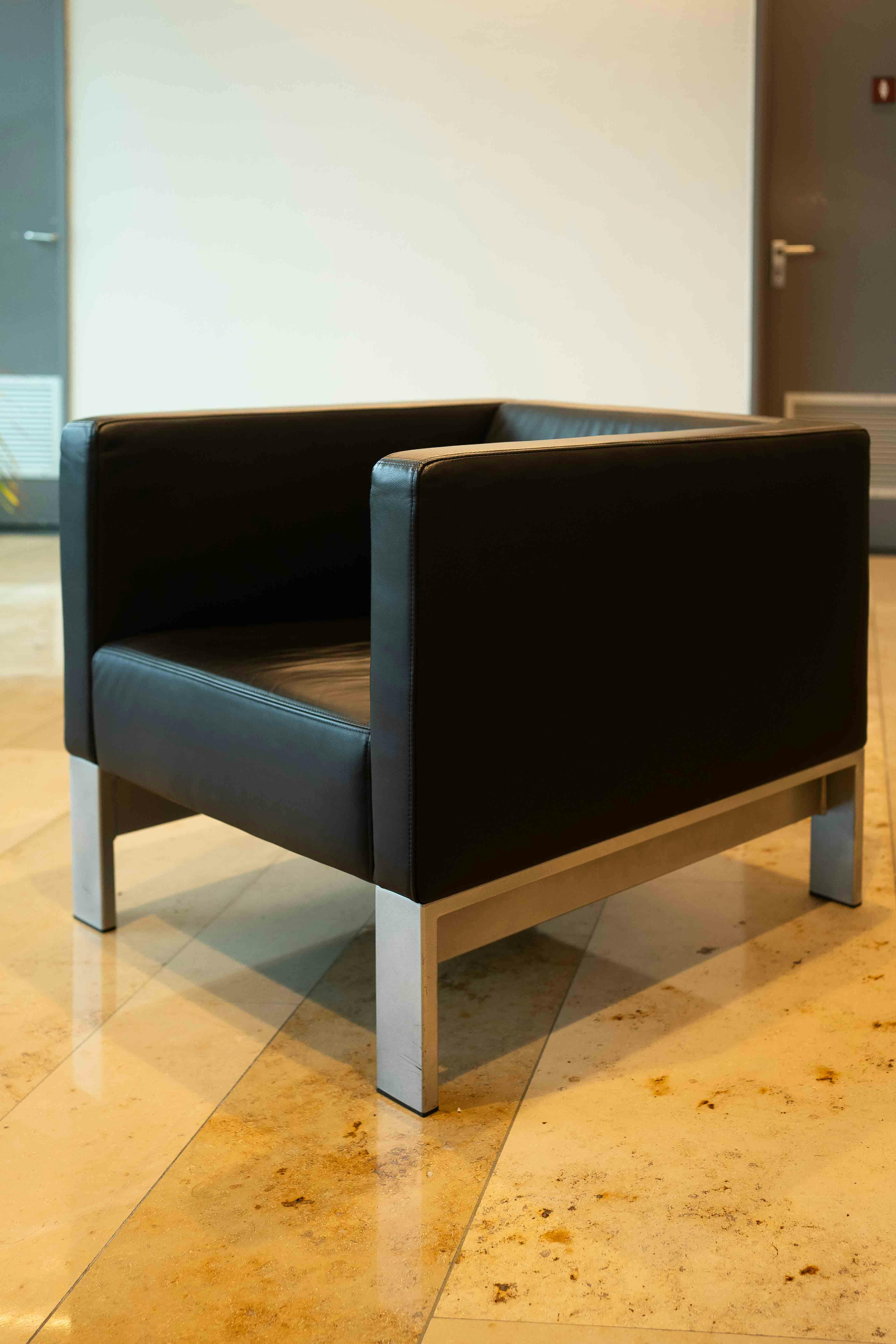 Drisag zwart leren lounge fauteuil - Relieve Furniture