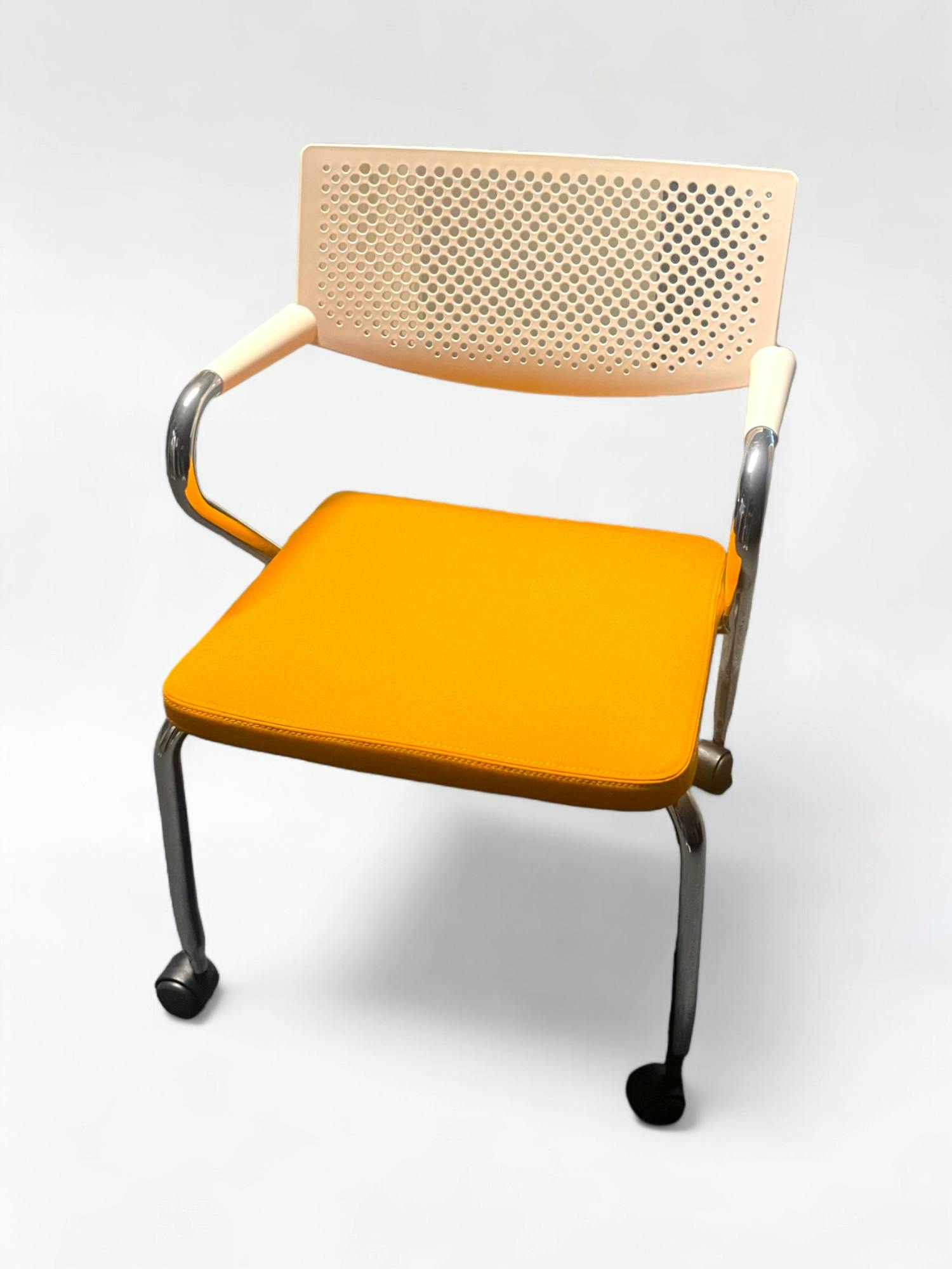 Vitra Visaroll 2 meeting chair on wheels - Relieve Furniture