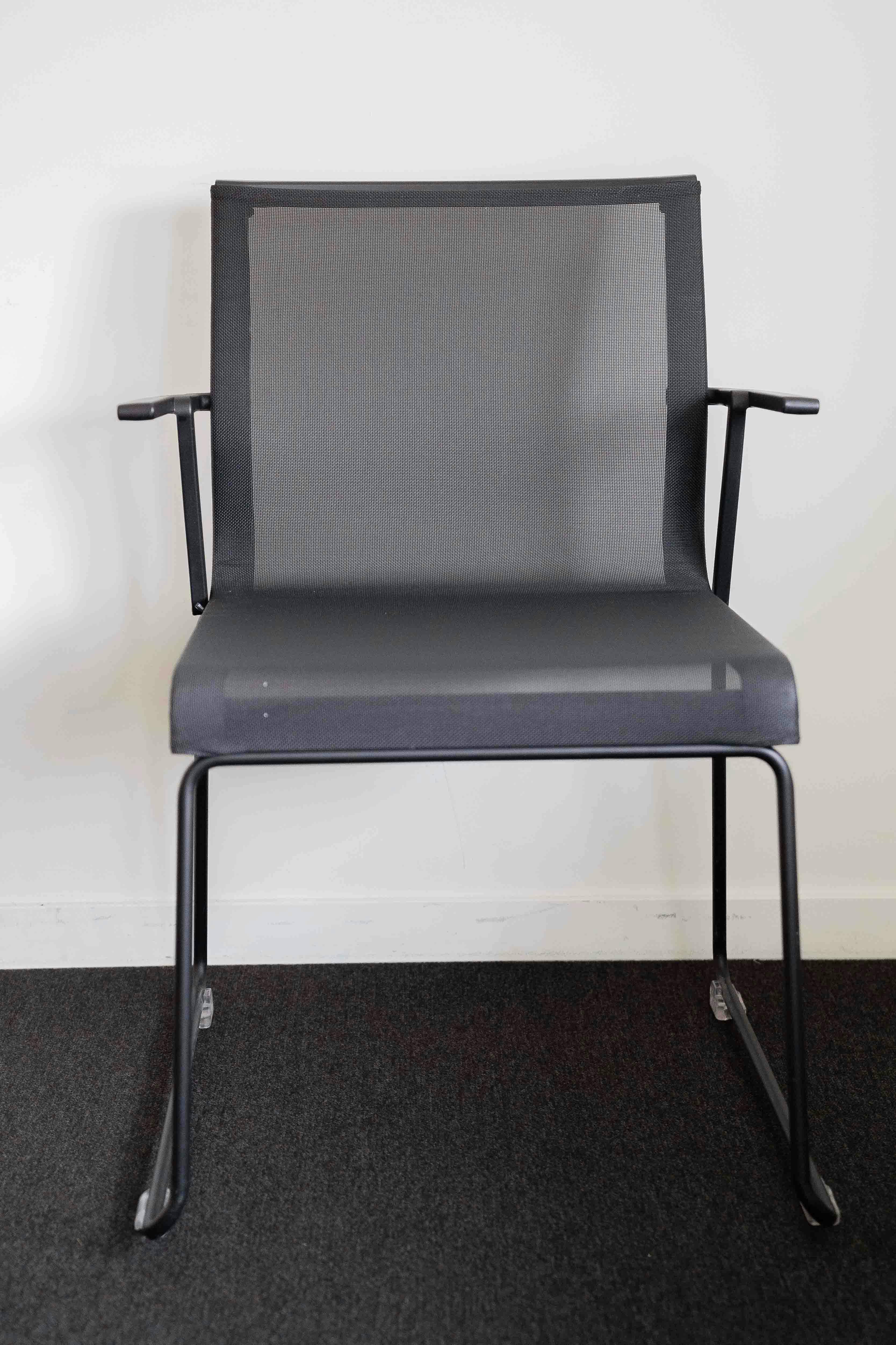 ICF Zwarte Mesh Bureaustoel met armleuningen - Relieve Furniture
