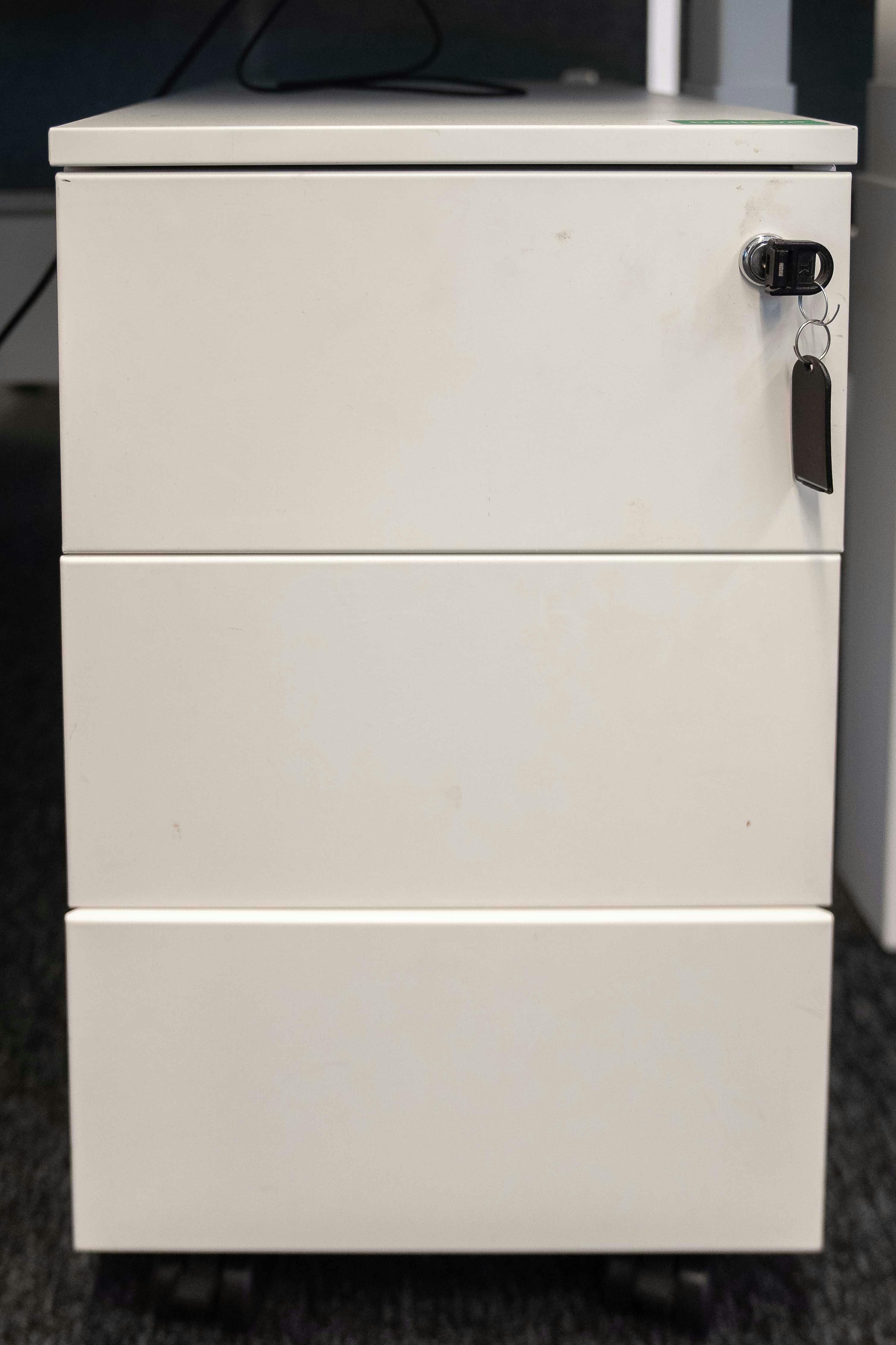 White Metal File Cabinet with Lock on wheels - Relieve Furniture