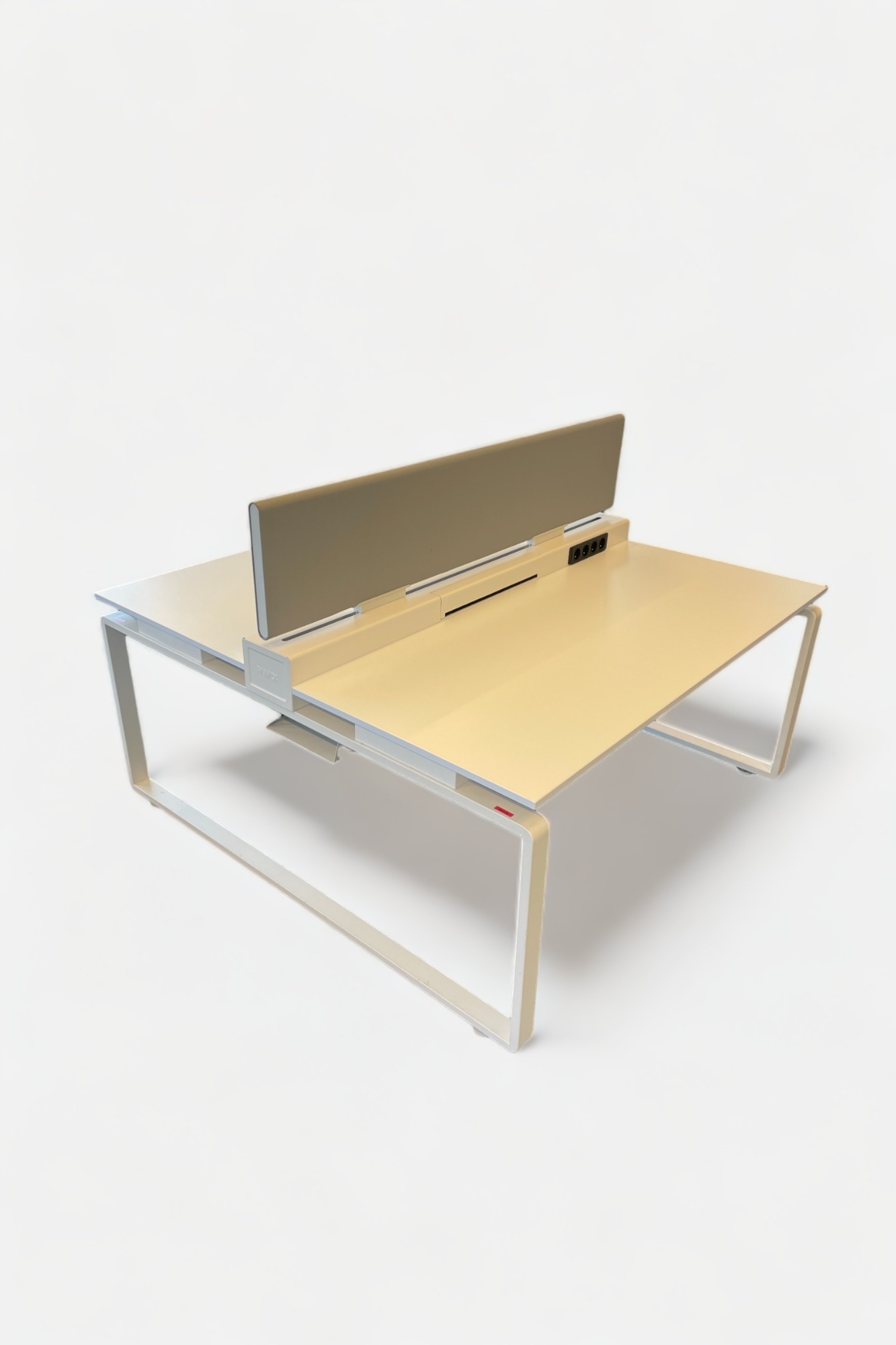 FAMO bureau duo blanc avec banc en bois, pieds blancs et séparateur gris 160cm