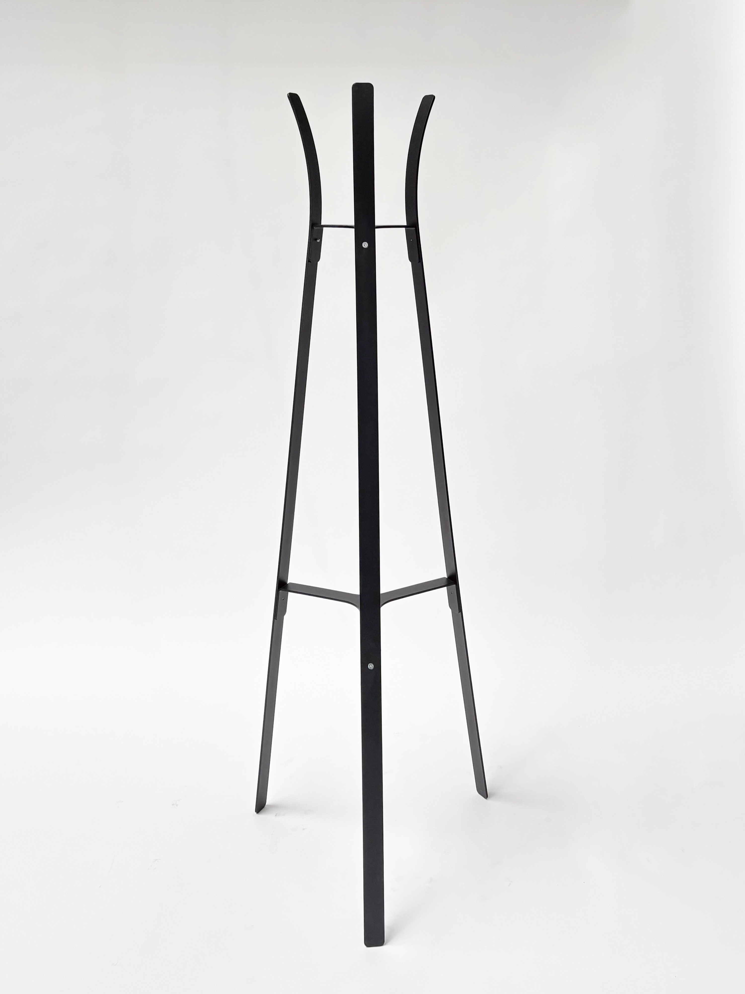 CRUSO Black Metal Coat Stand