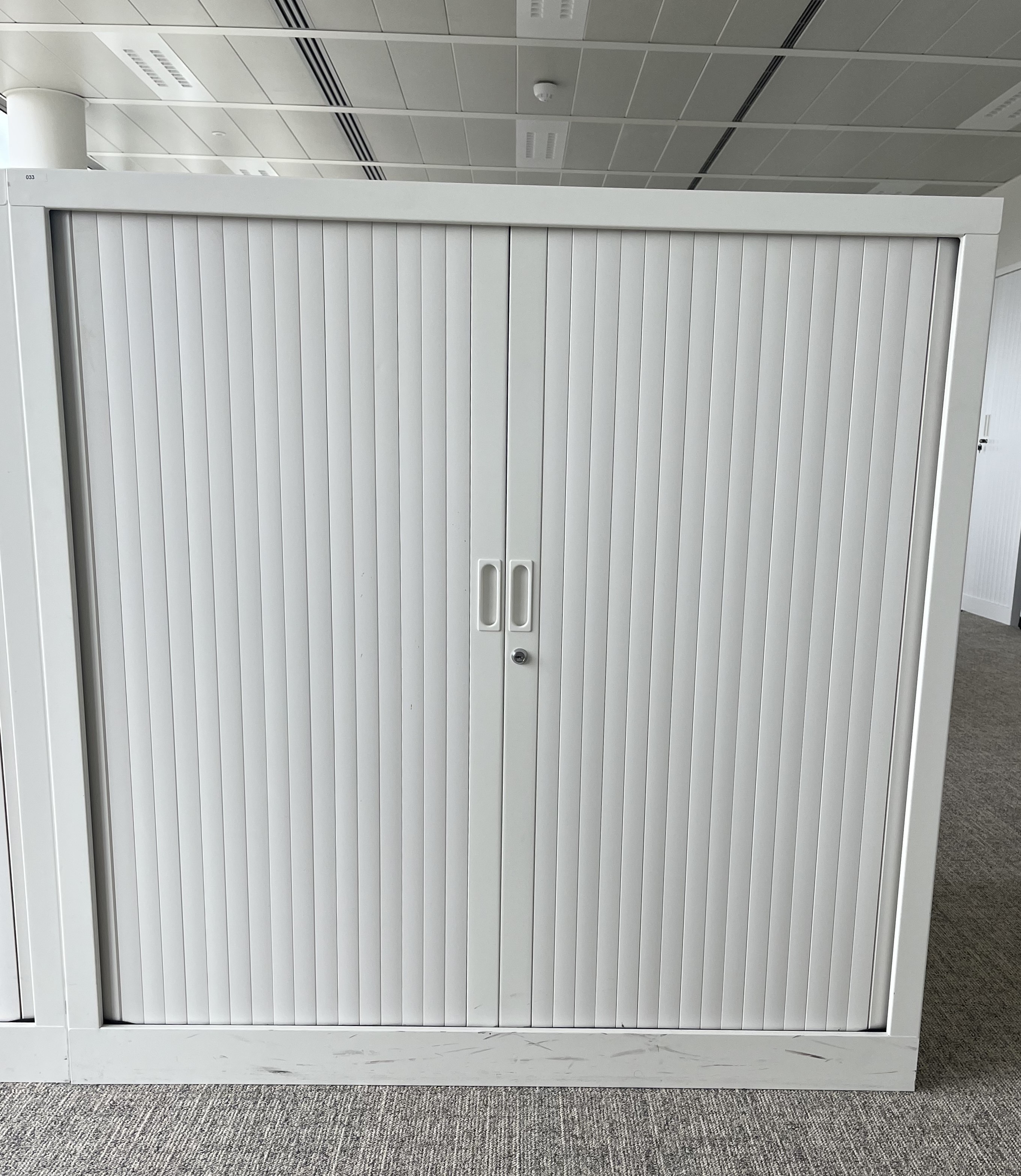 120cm Roomwitte kast met schuifdeuren