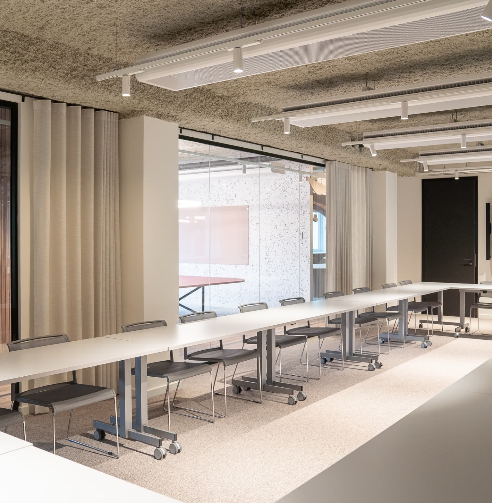 Affordable, Circular Office Furnishing