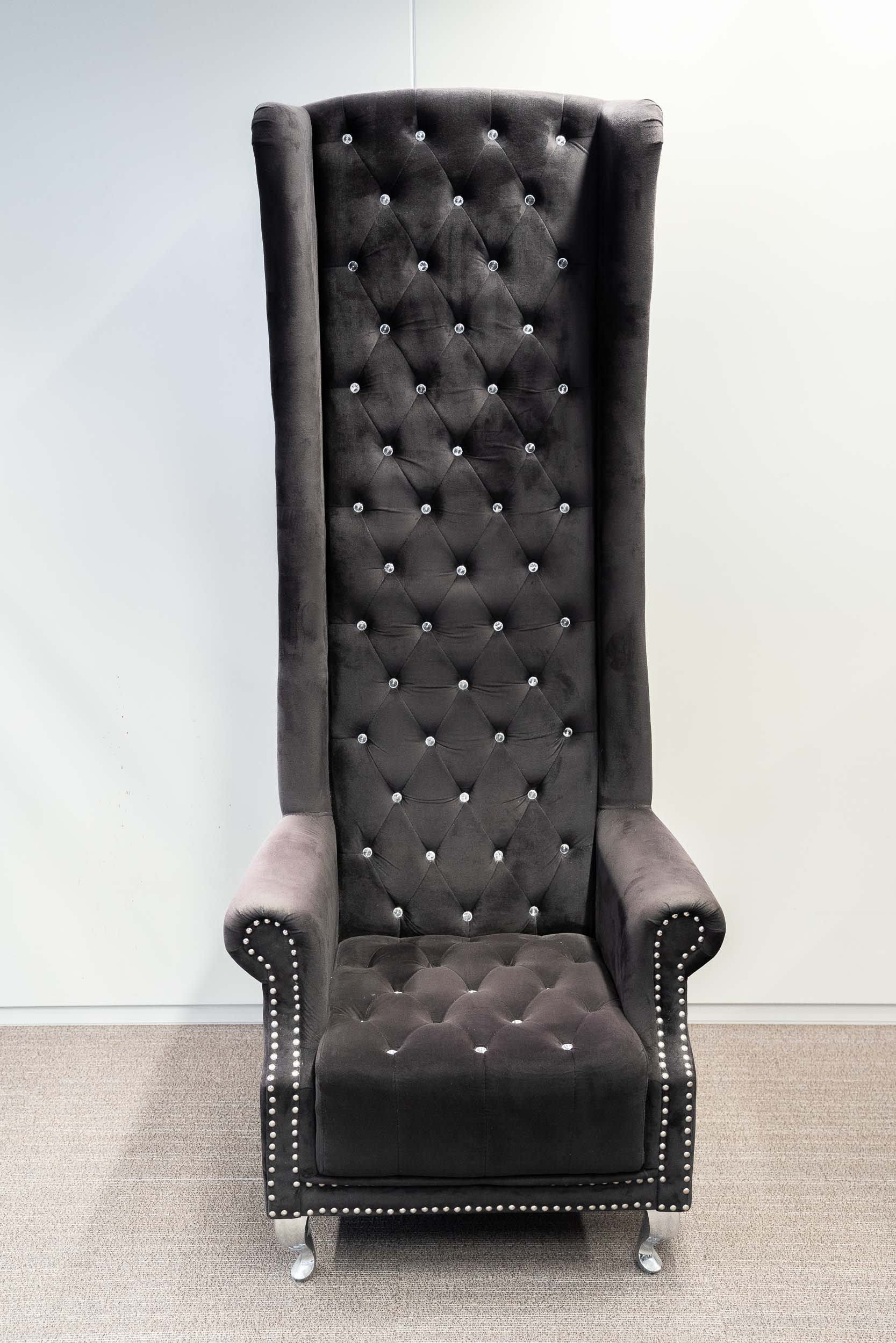 Kare Design Zwarte fauteuil met hoge rugleuning en diamanten knopen