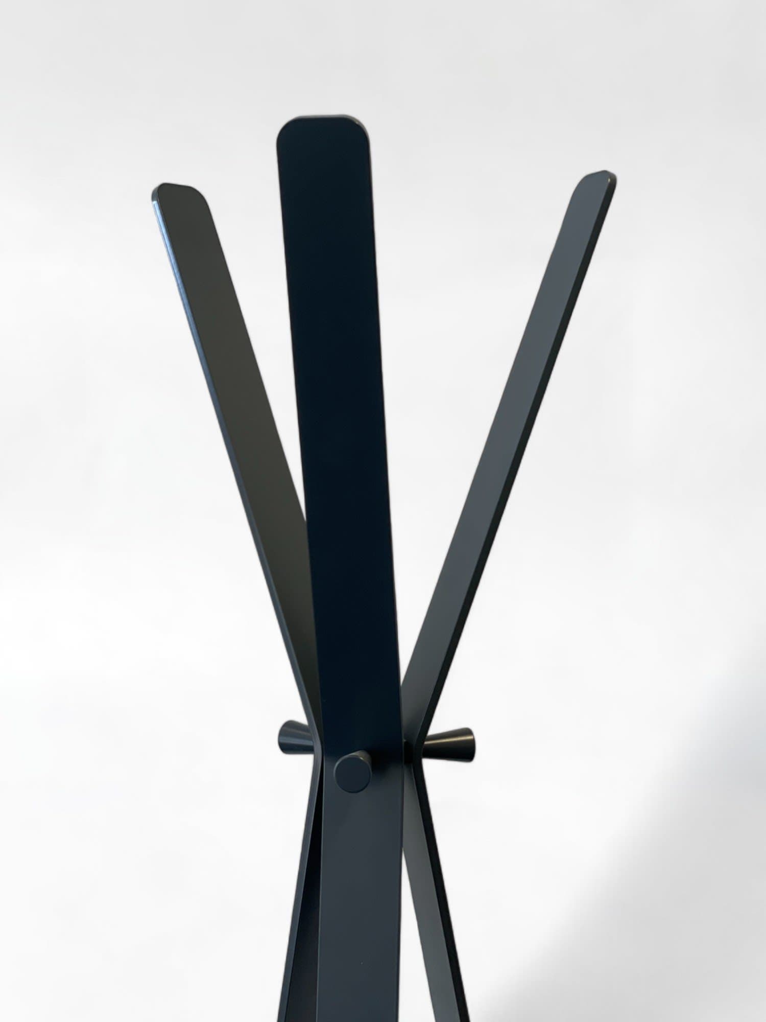 BEND coat stand