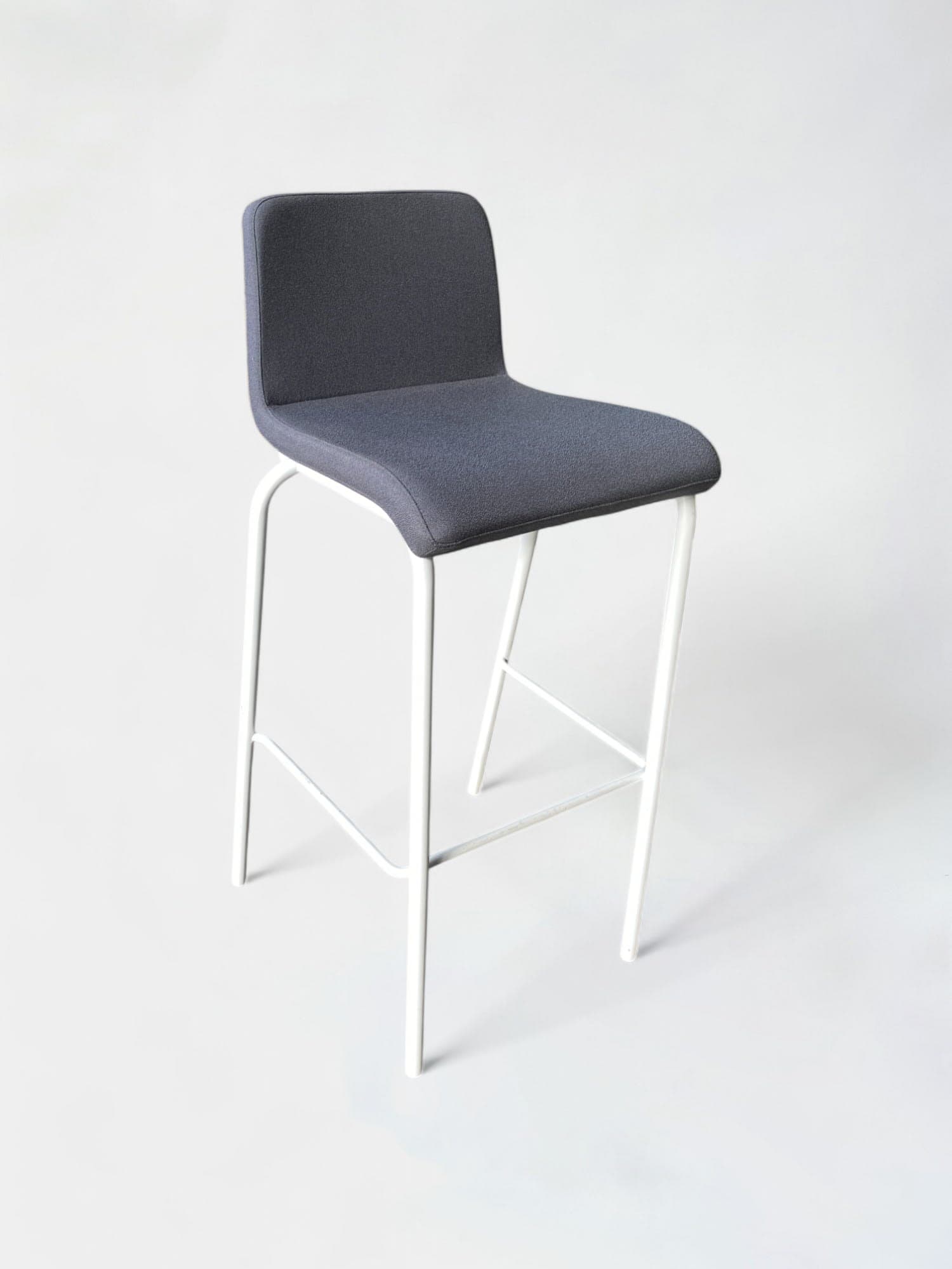 Steelcase Chaise haute grise sur pieds blancs