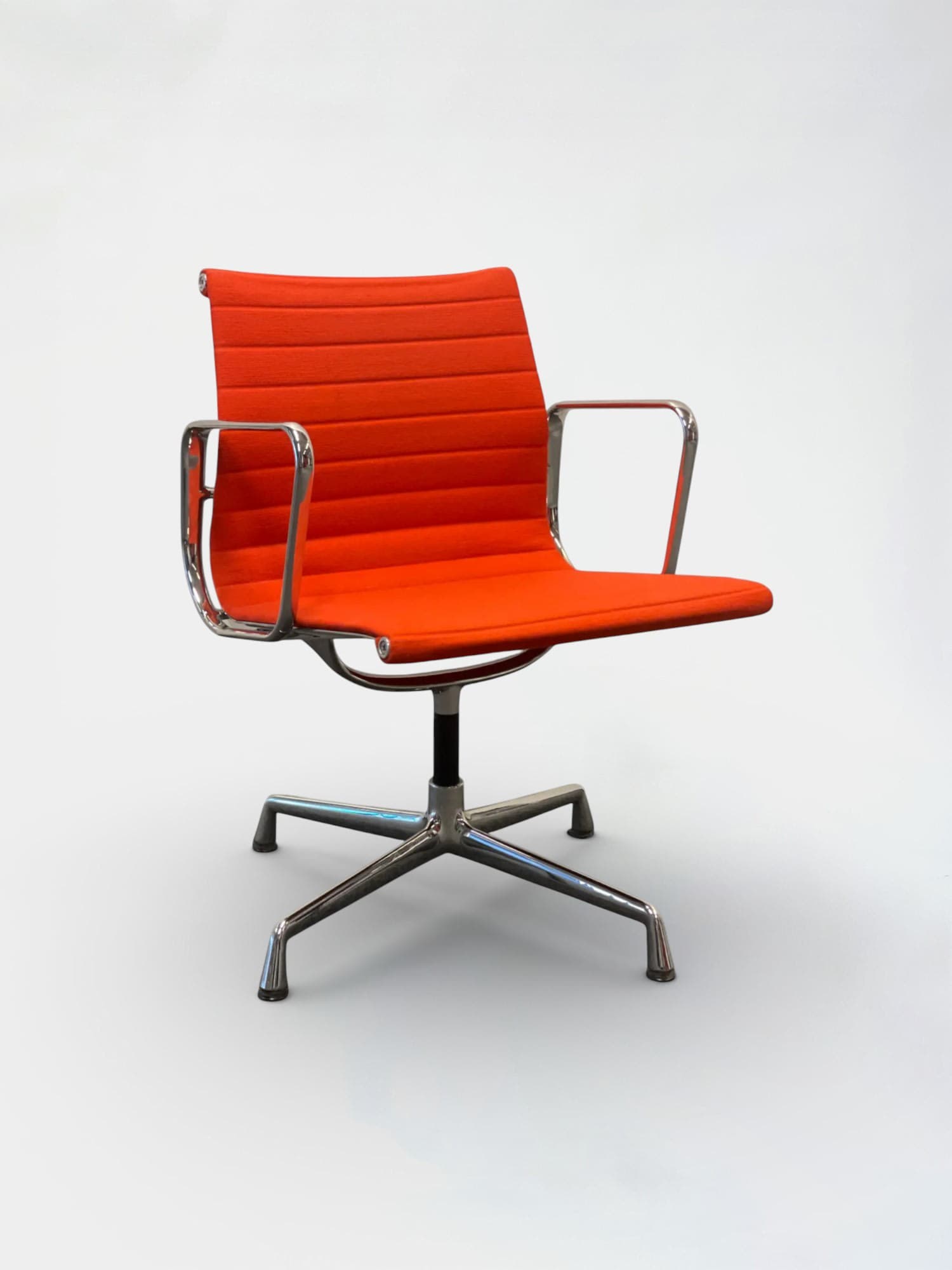 Vitra Eames EA108 Rood-Oranje