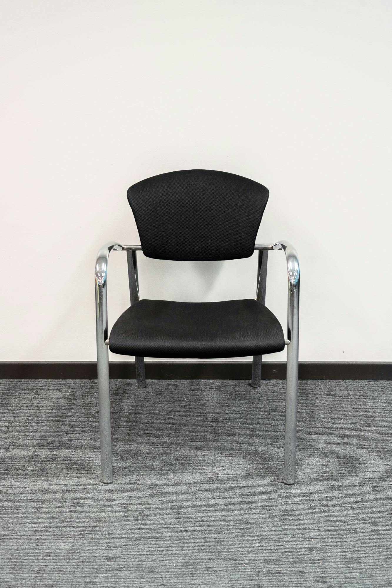 Chaise design en aluminium et noir - Relieve Furniture