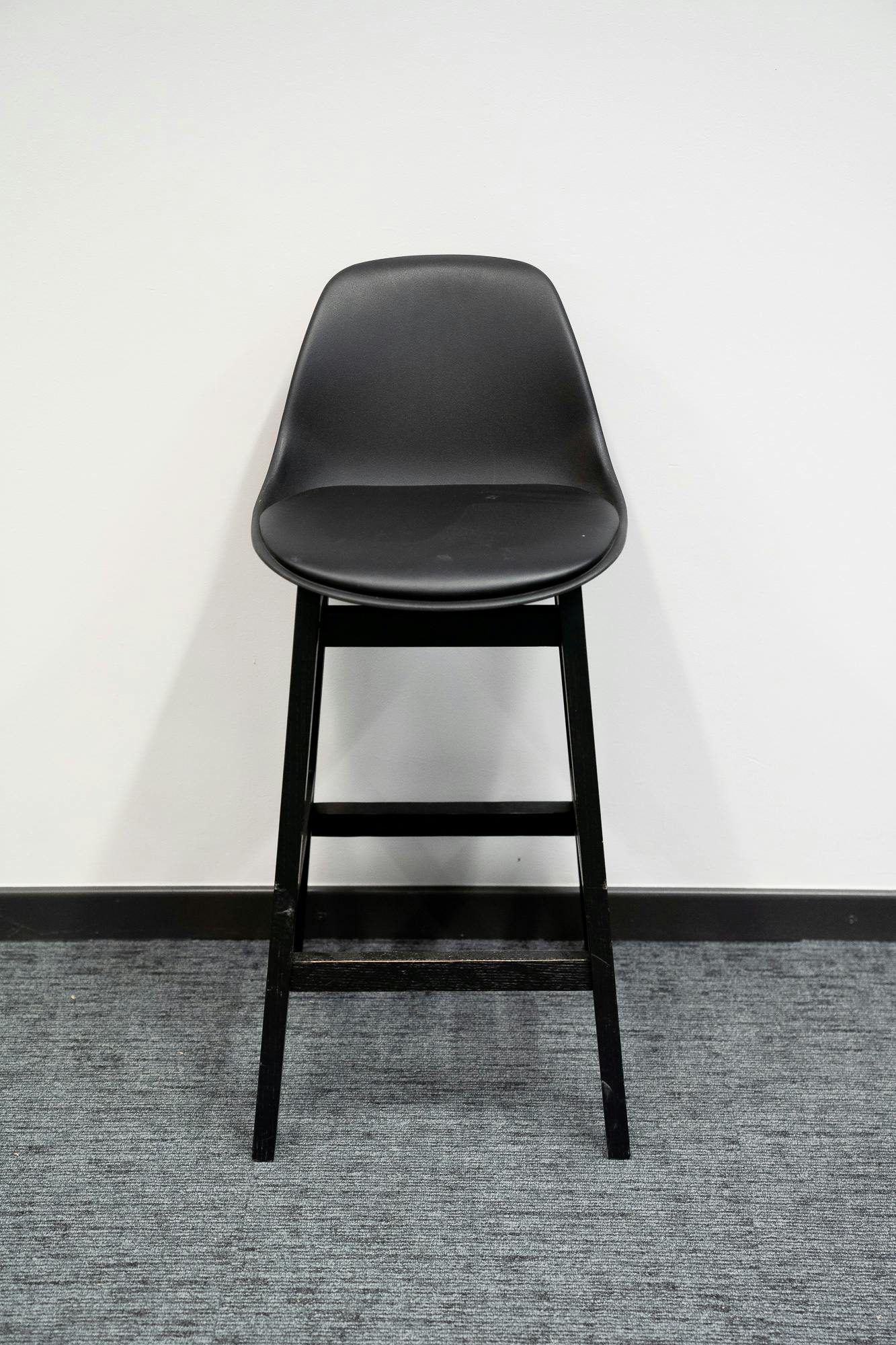 Black leather stool, small seat - Relieve Furniture