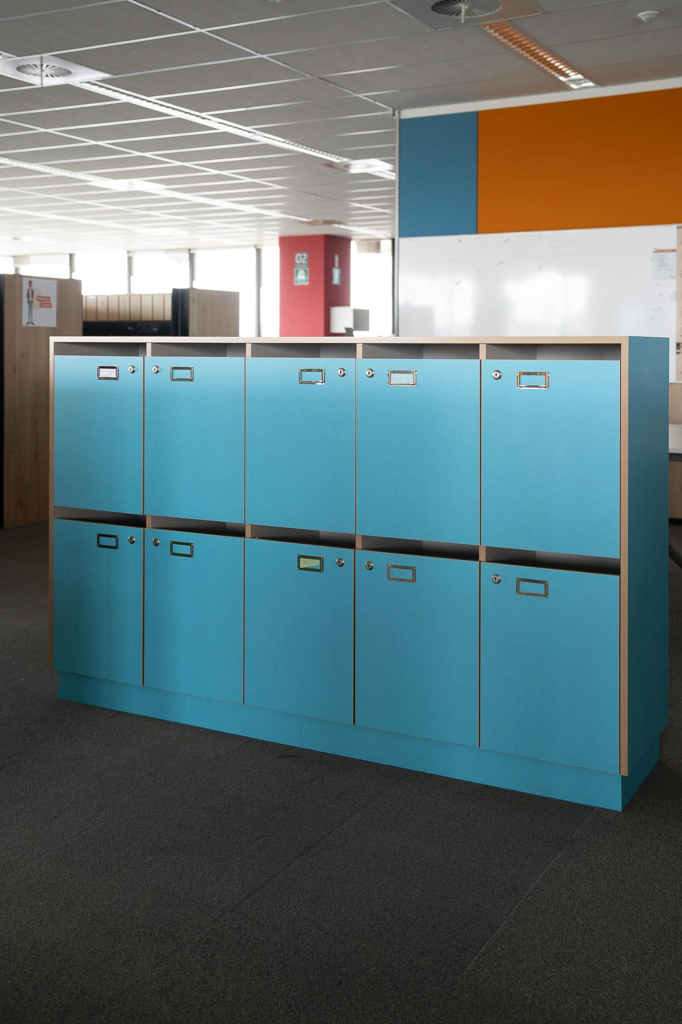 Light turquoise blue lockers with key - Relieve Furniture