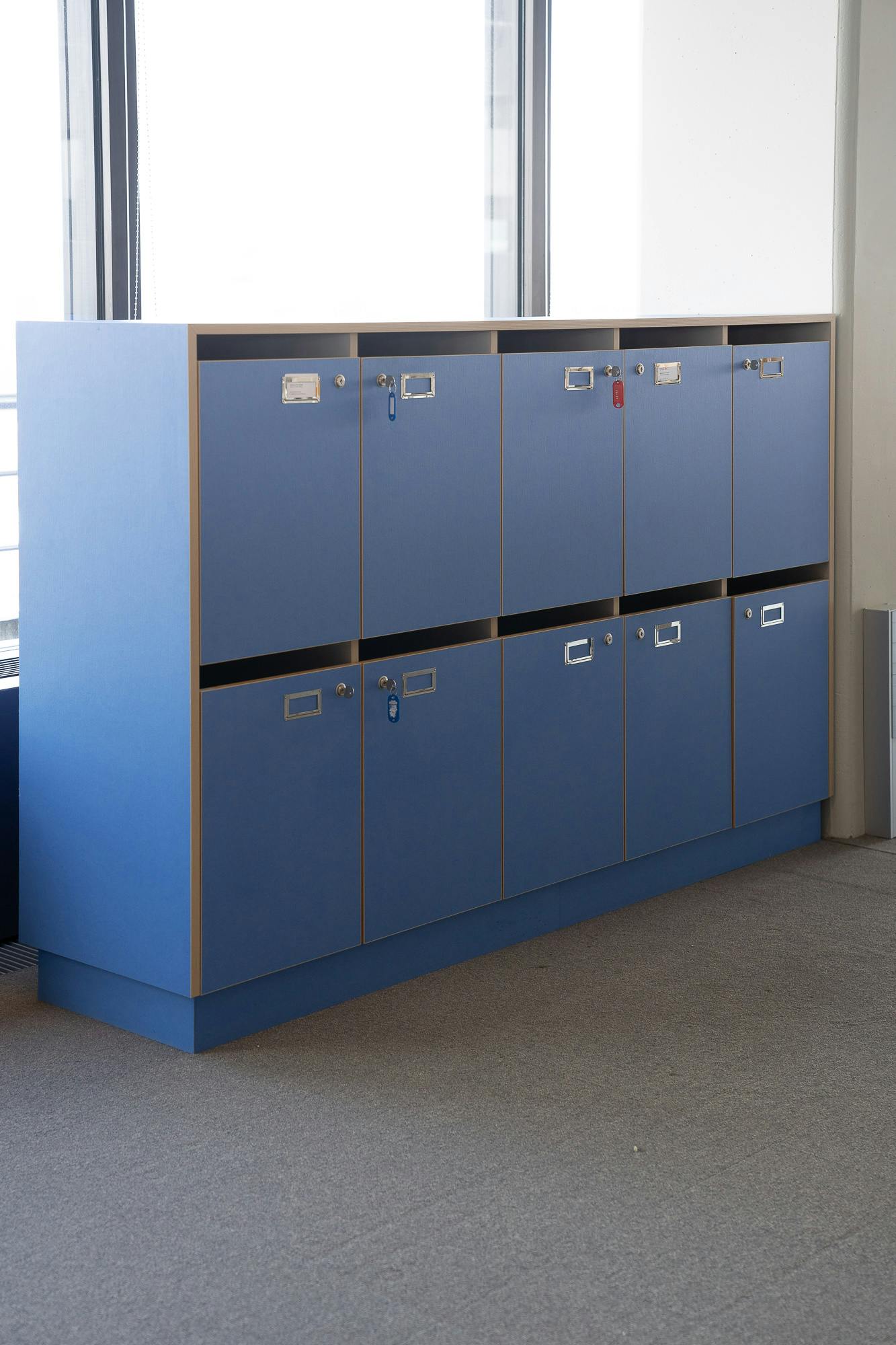 Blue lockers with key - Relieve Furniture