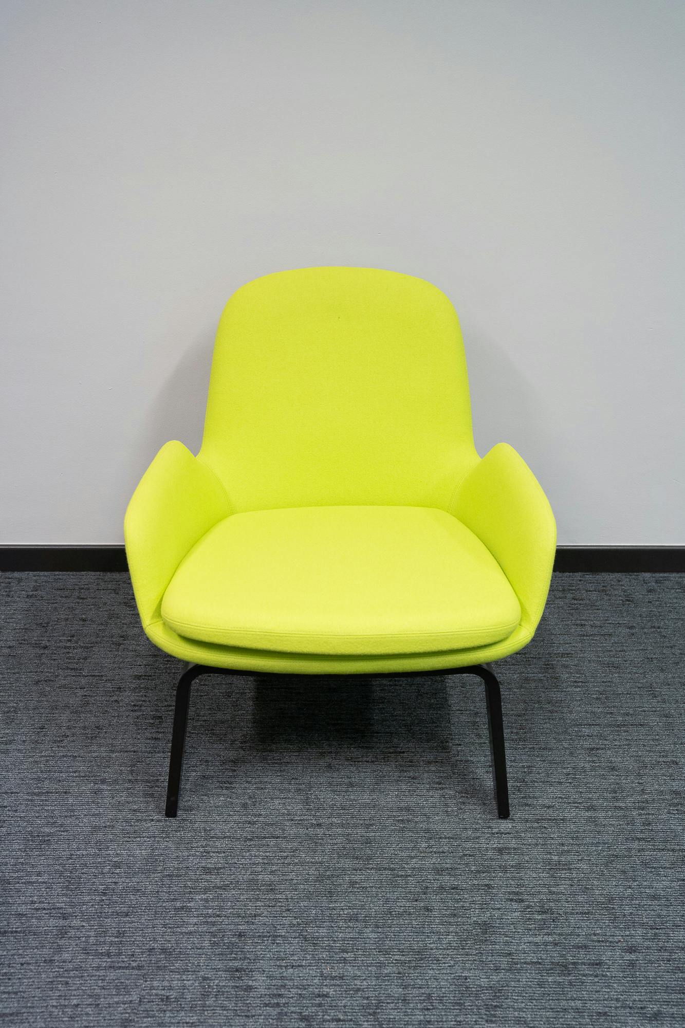 Fauteuil Yellow green Low Oak/ Main Line NORMANN - Relieve Furniture