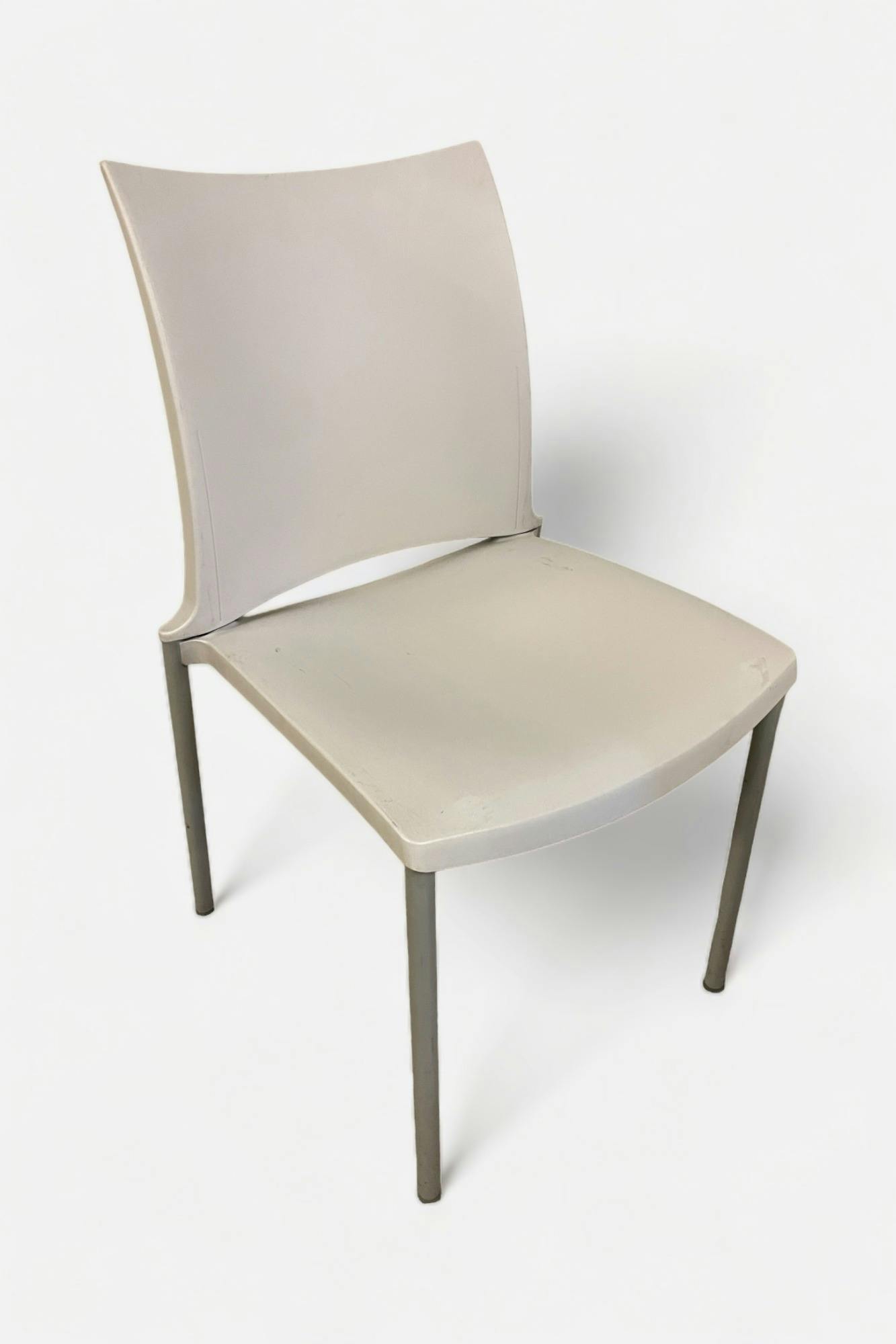 Kusch Co Chaises empilables en plastique gris - Relieve Furniture