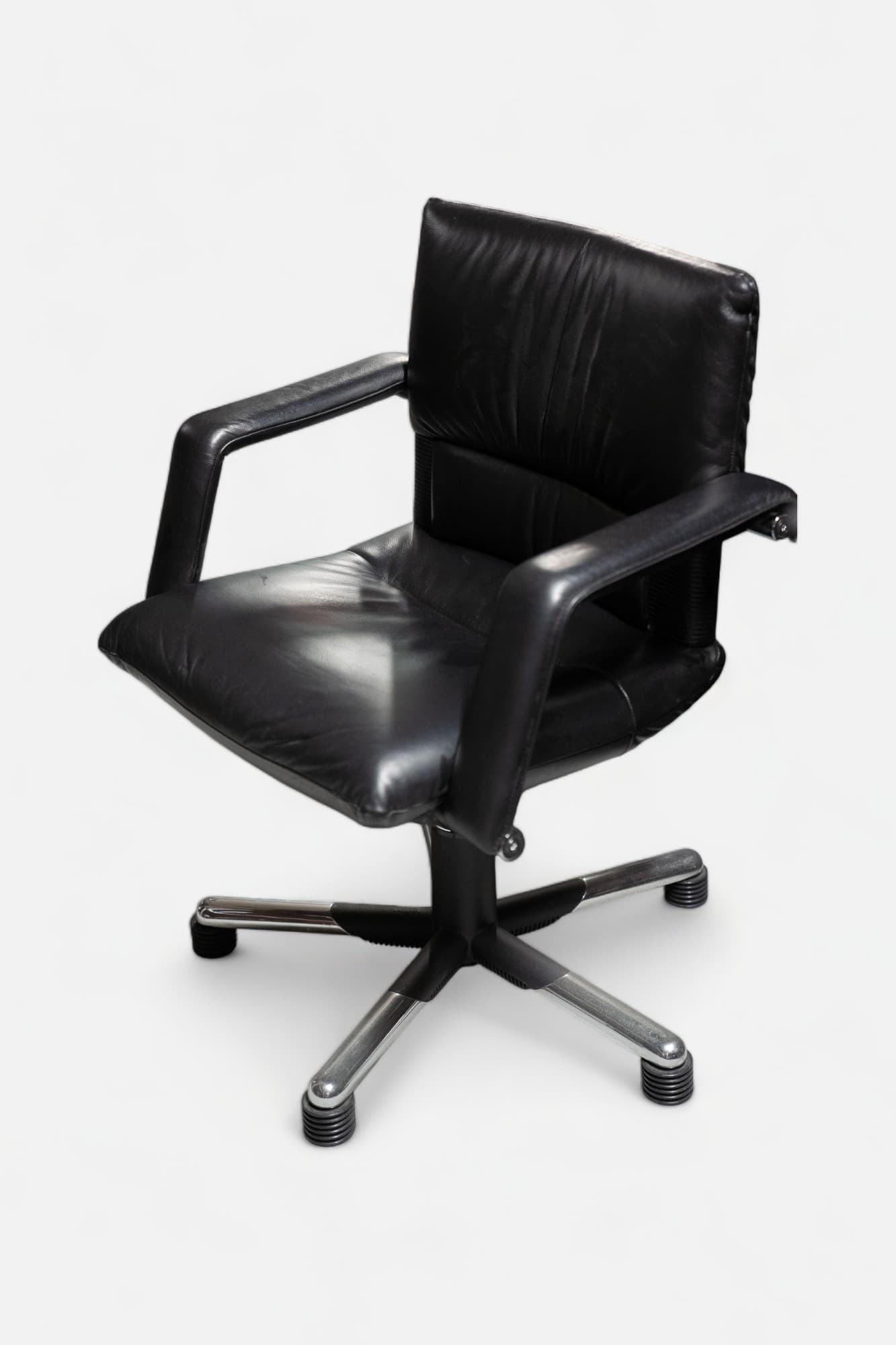 Vitra Black leather meeting chair
