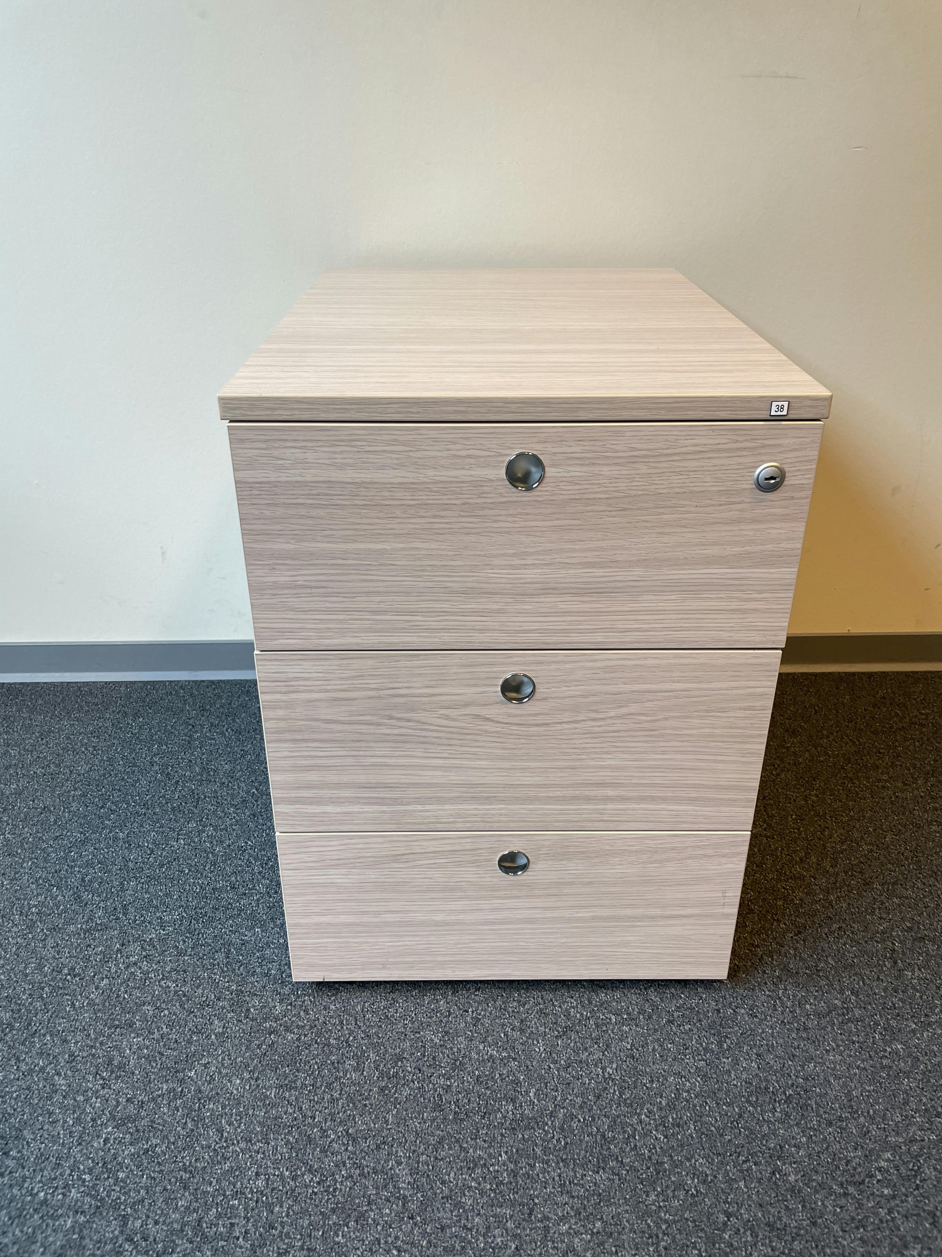 White wood drawers unit without wheels - Relieve Furniture