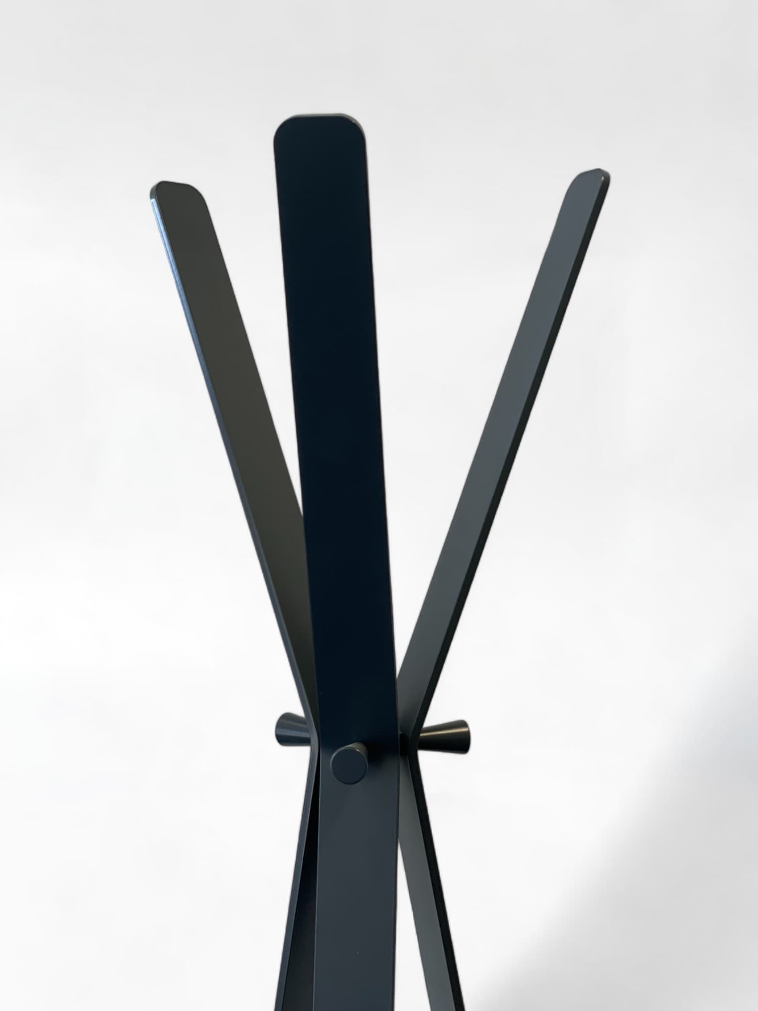 BEND coat stand