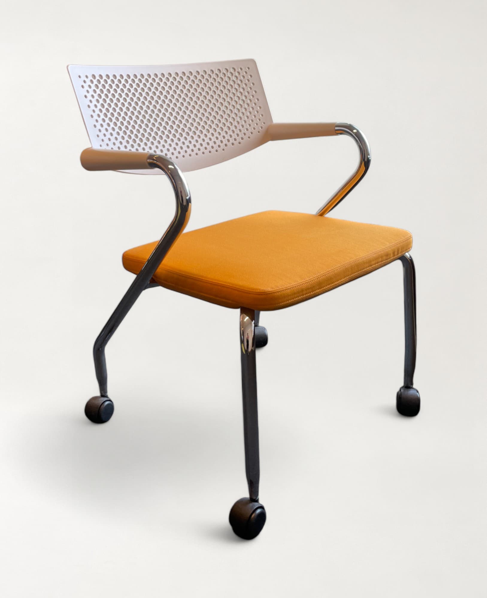Vitra Visaroll 2 meeting chair on wheels