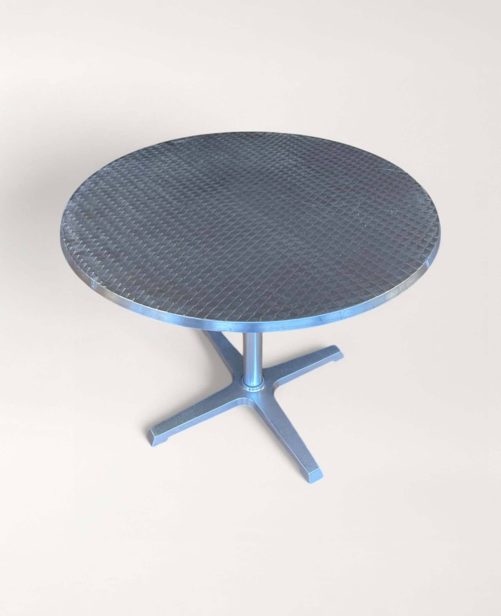 Table de café contemporaine en aluminium et acier inoxydable