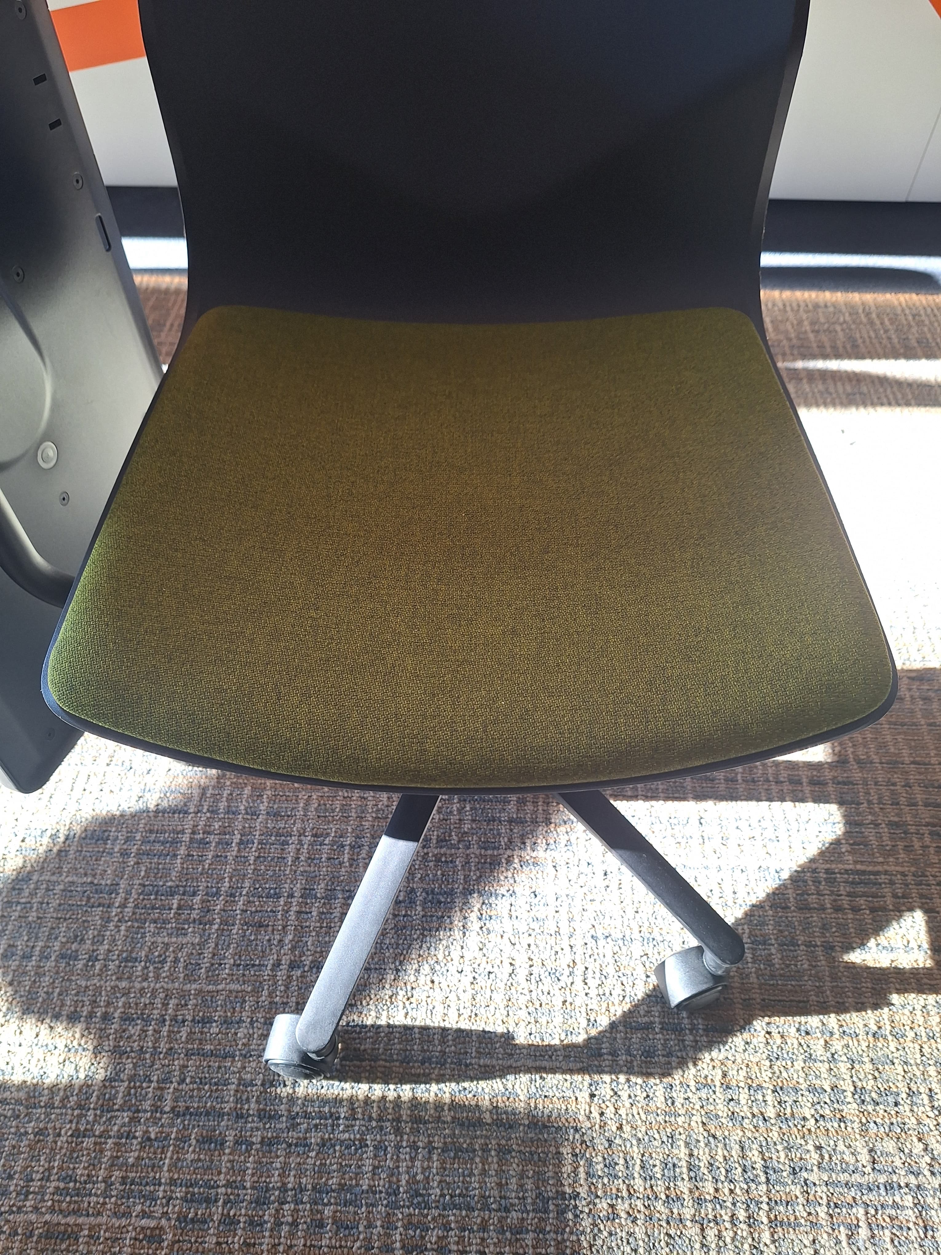 Four design Black and Green Plastic Office Chair with Swivel Desk Attachment