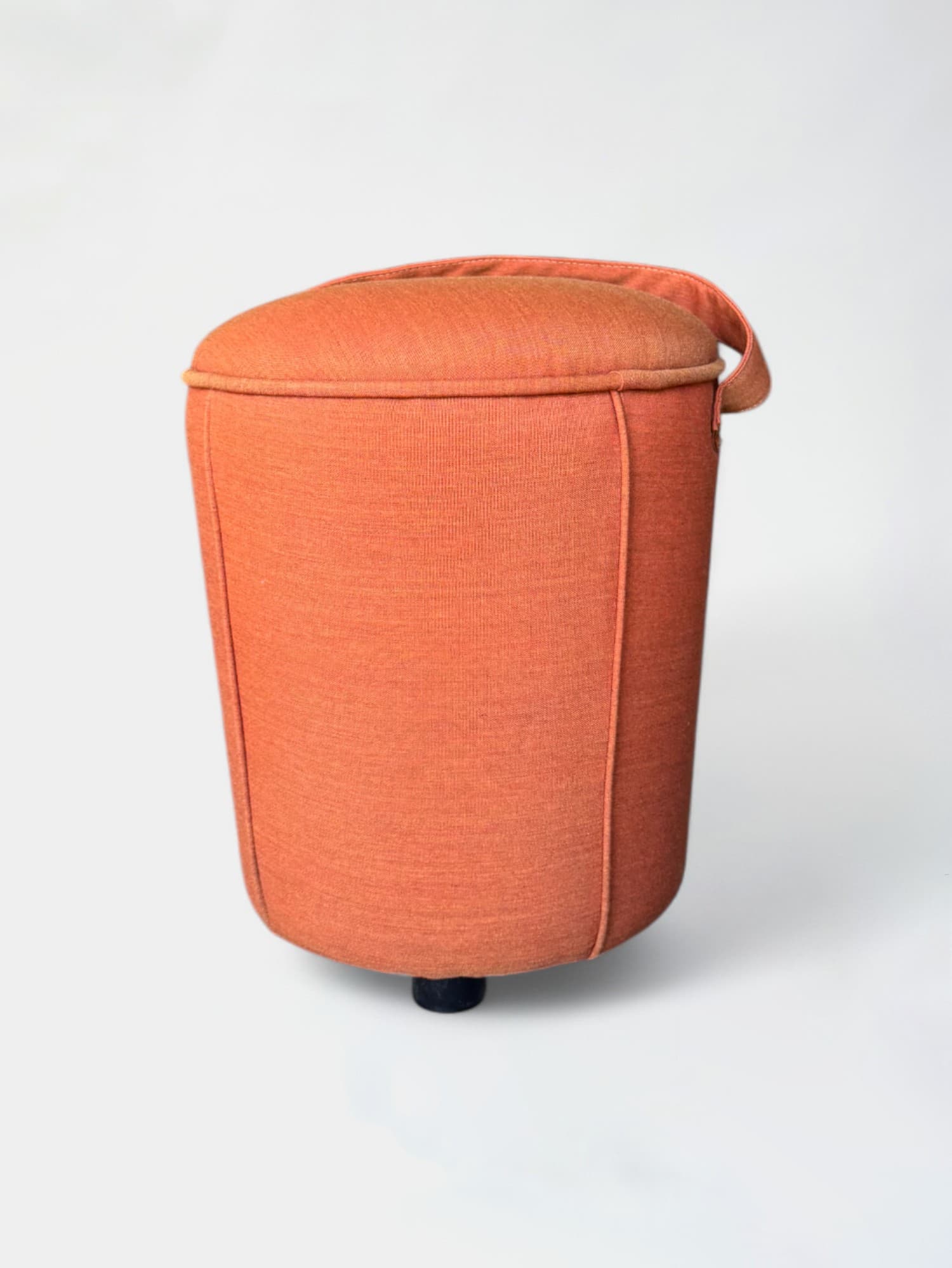 Pouf Satelliet orange pâle avec sangle
