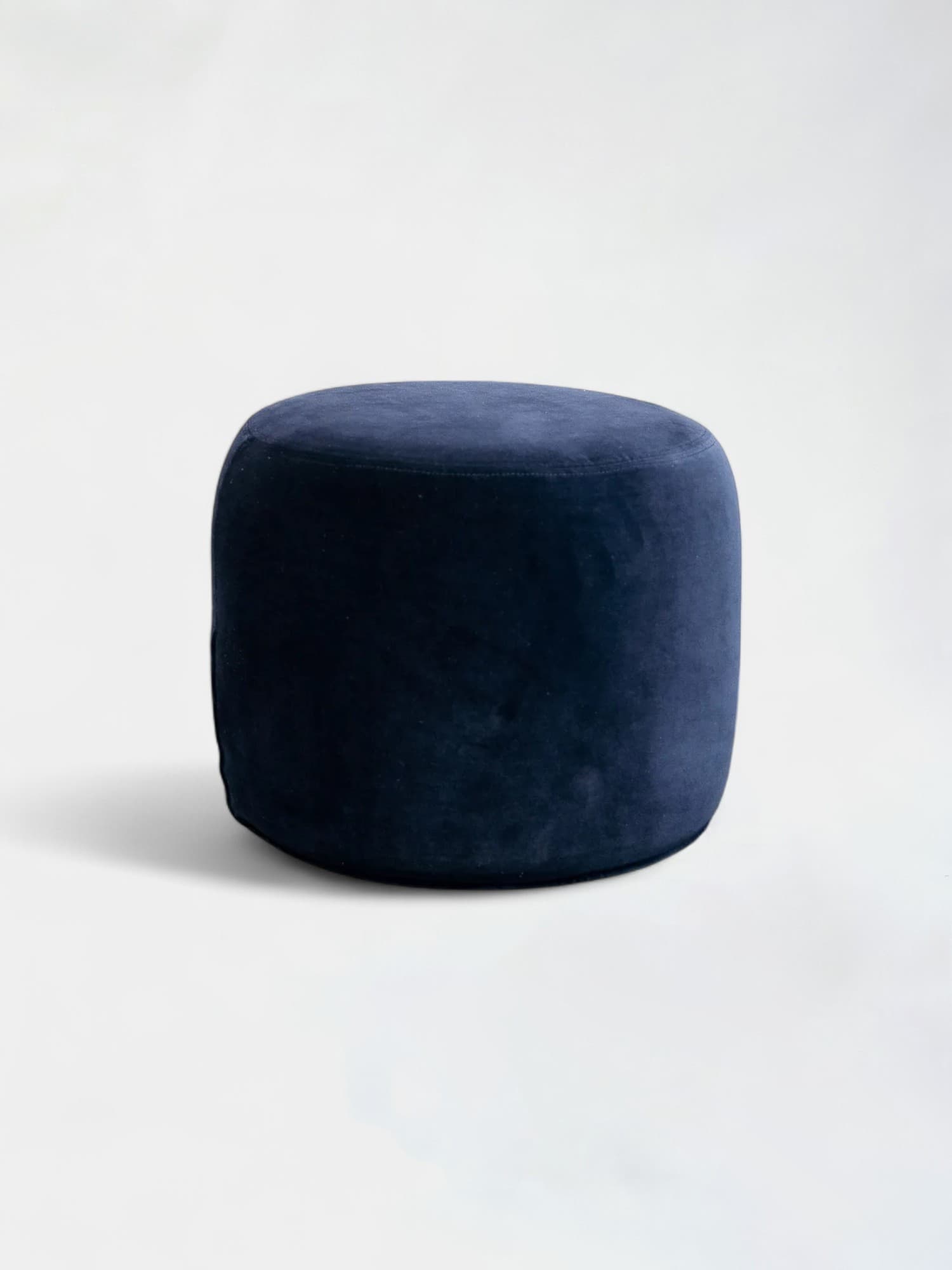 Pouf rond en velours bleu marine