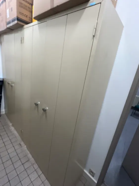 Meuble métallique beige