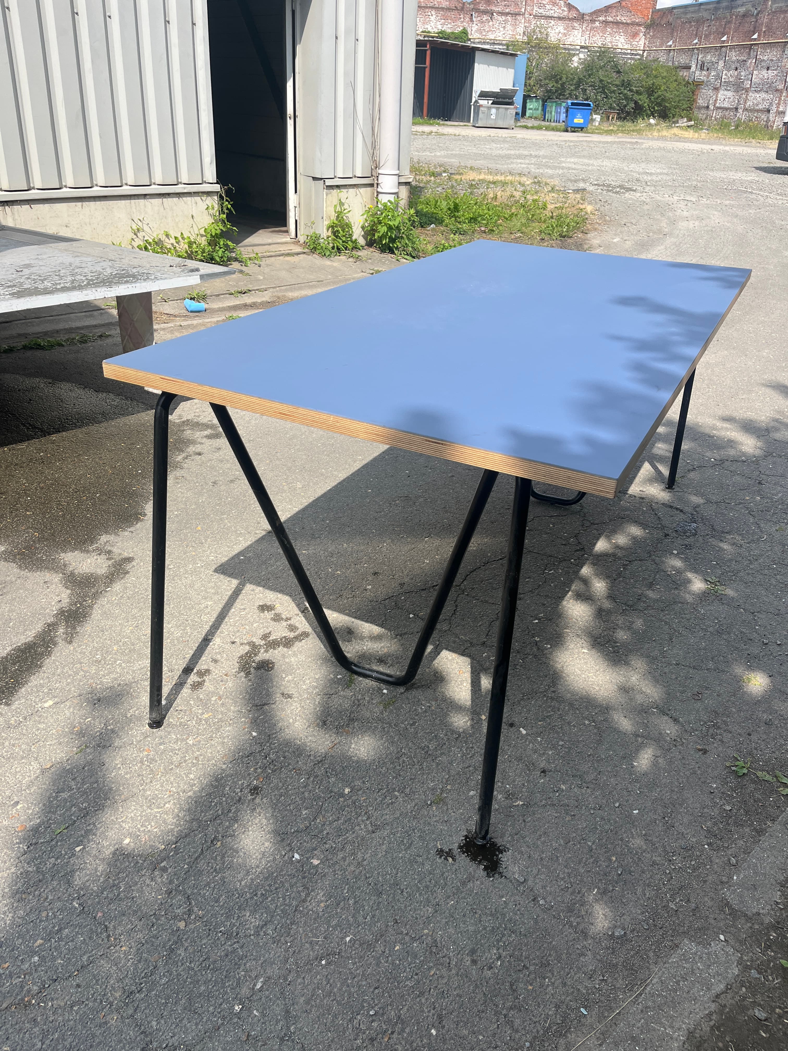 Table gris-bleu à plateau multiplex 160x80cm