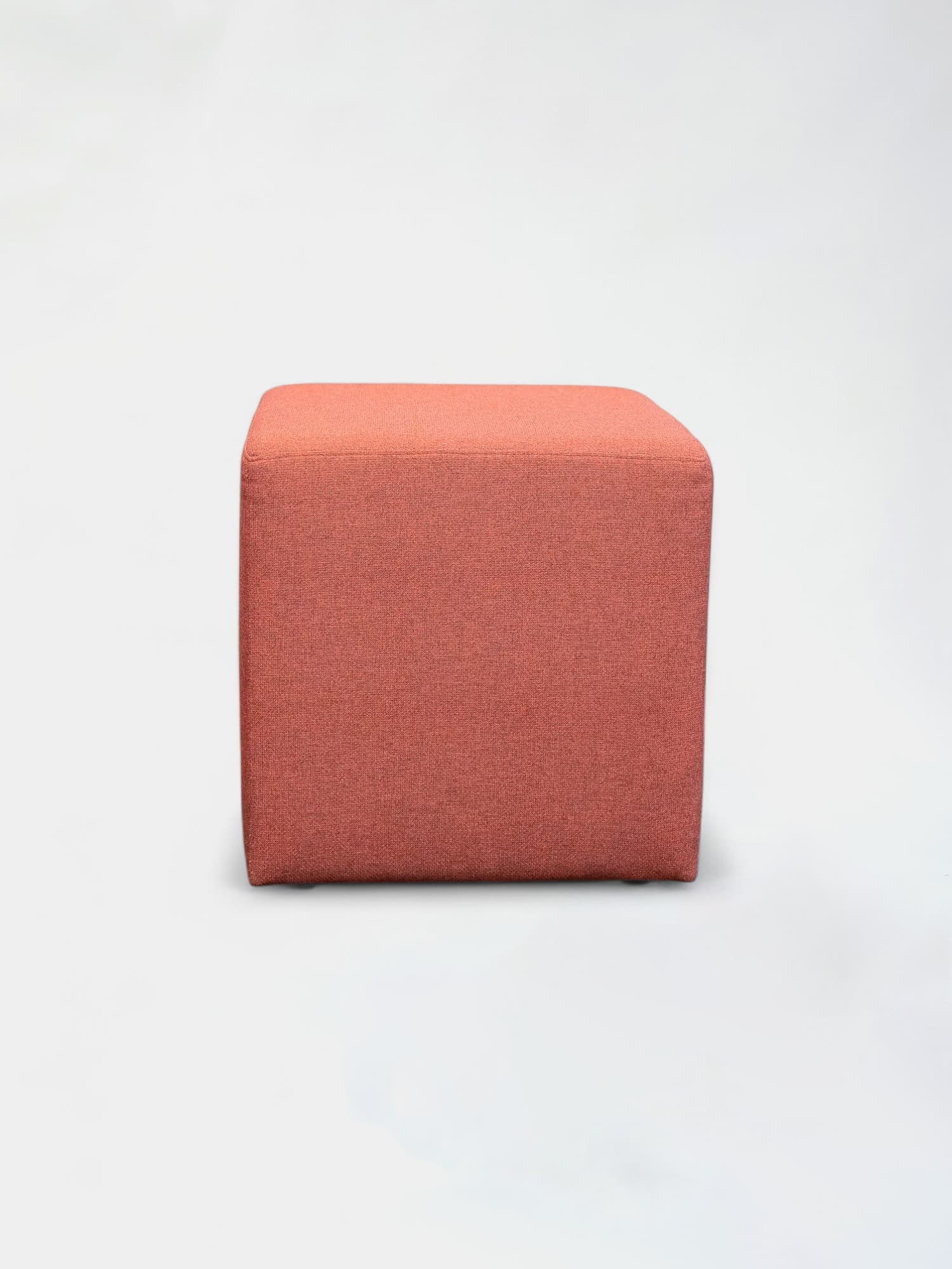 Pouf carré en terre cuite