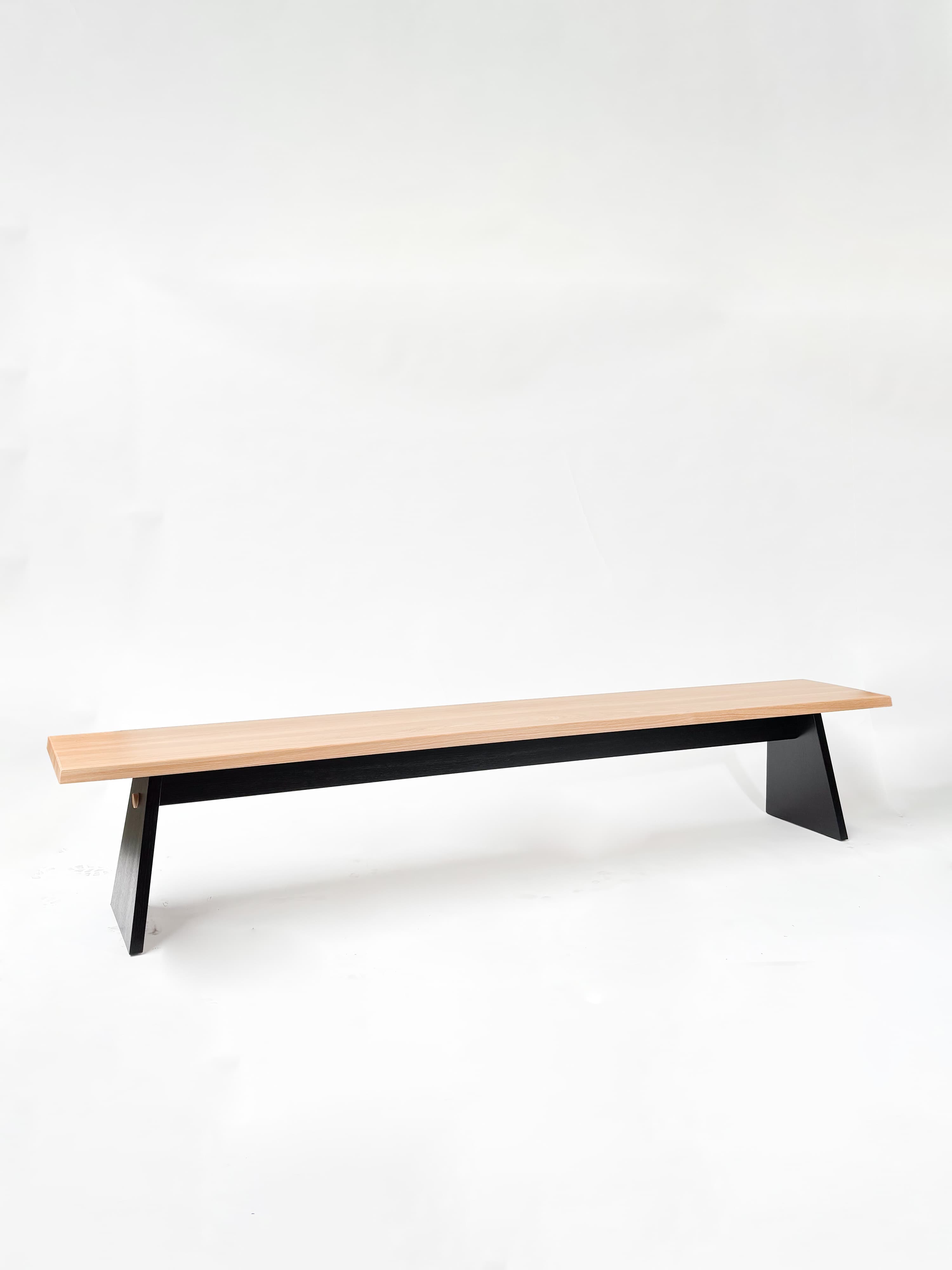 CRUSO Banc en chêne naturel avec piètement noir - 240cm