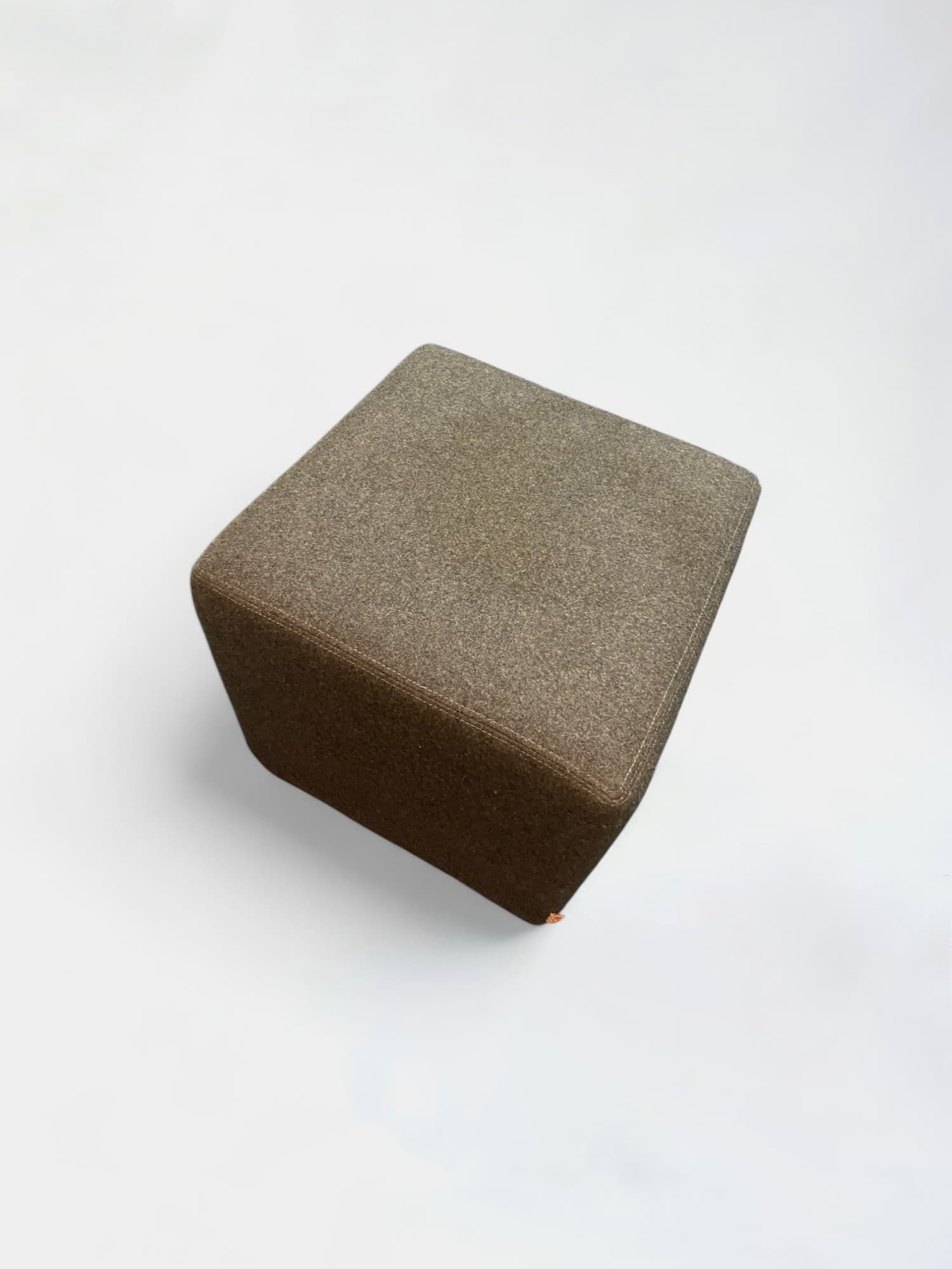 Nnof Pouf carré sur roulettes gris foncé