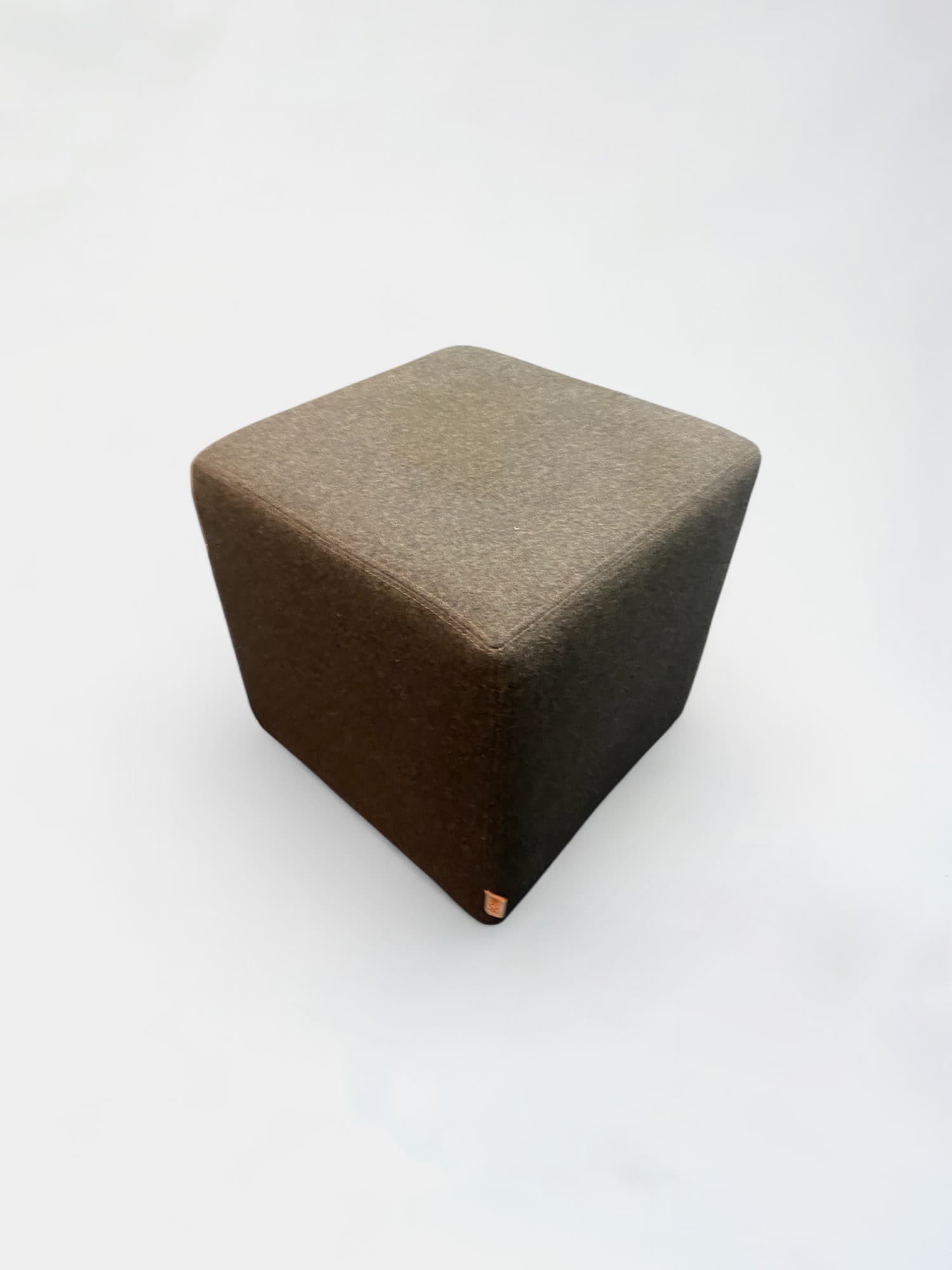 Nnof Dark Grey square pouf on wheels