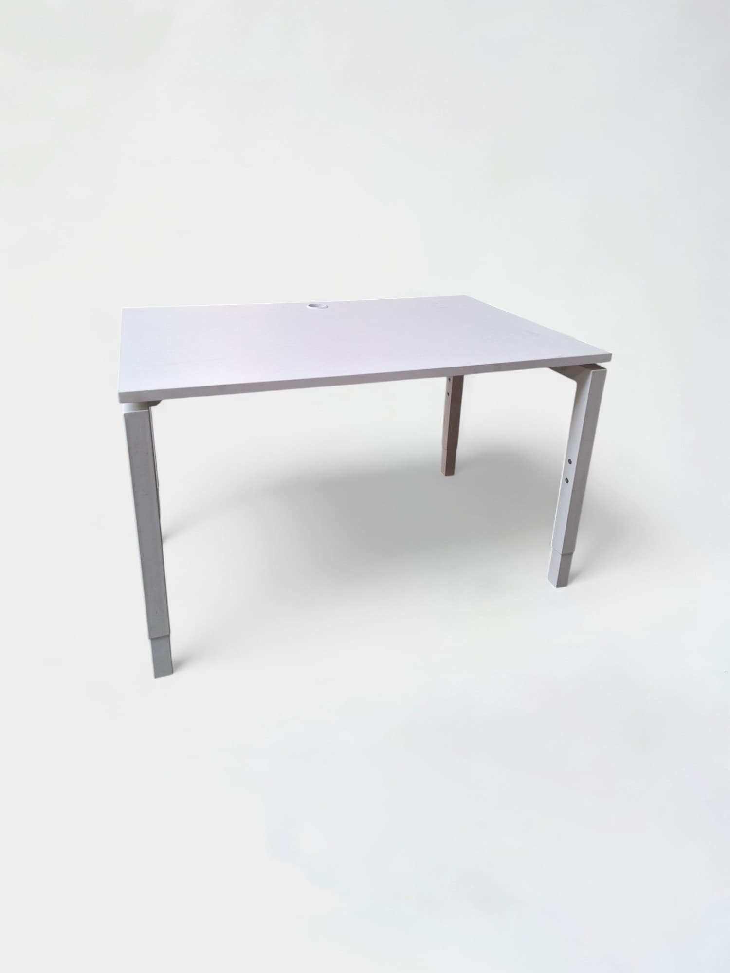 120cm White desk with adjustable white legs and top access
