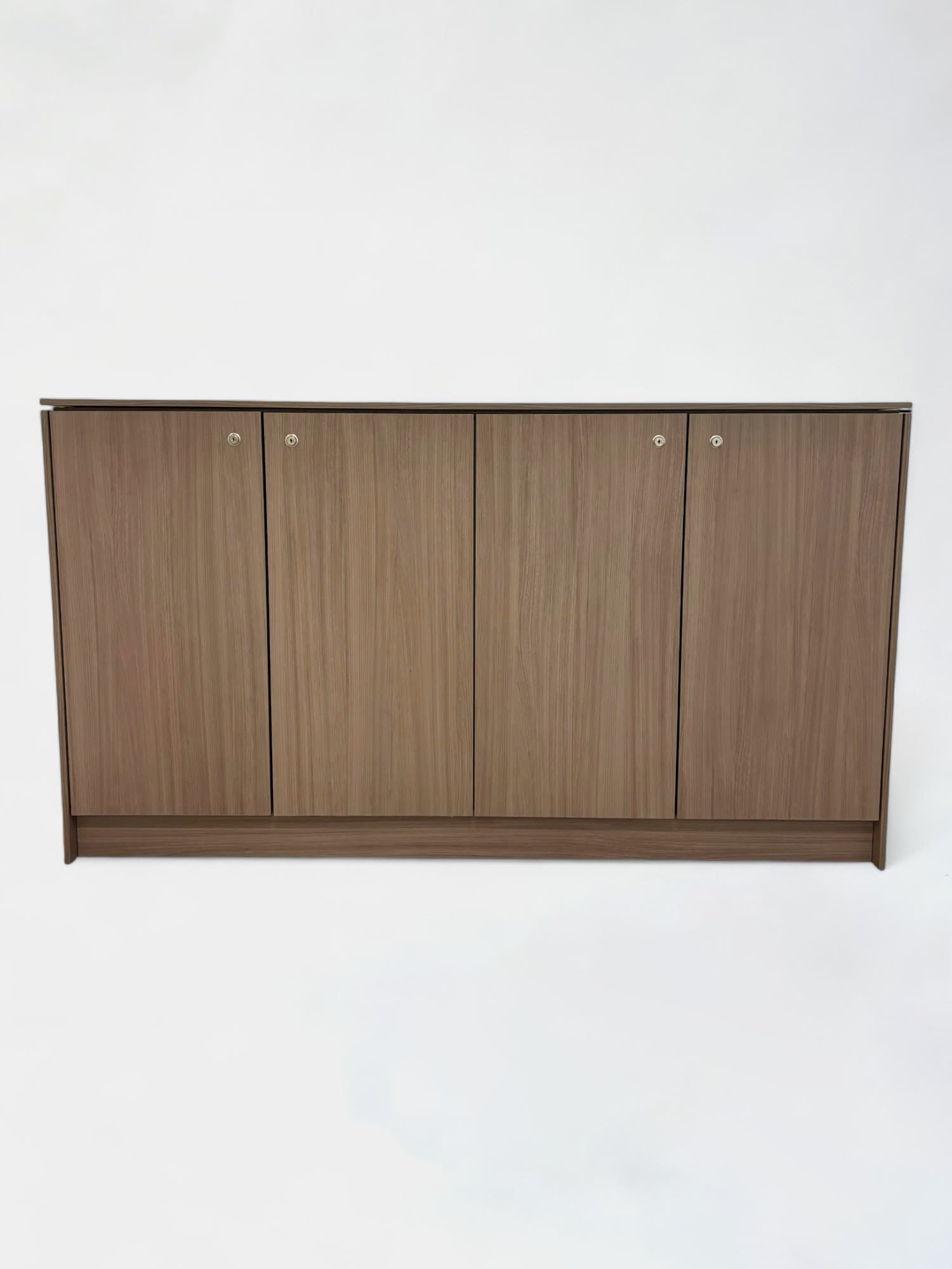 4 deuren Houtopslag met sleutels