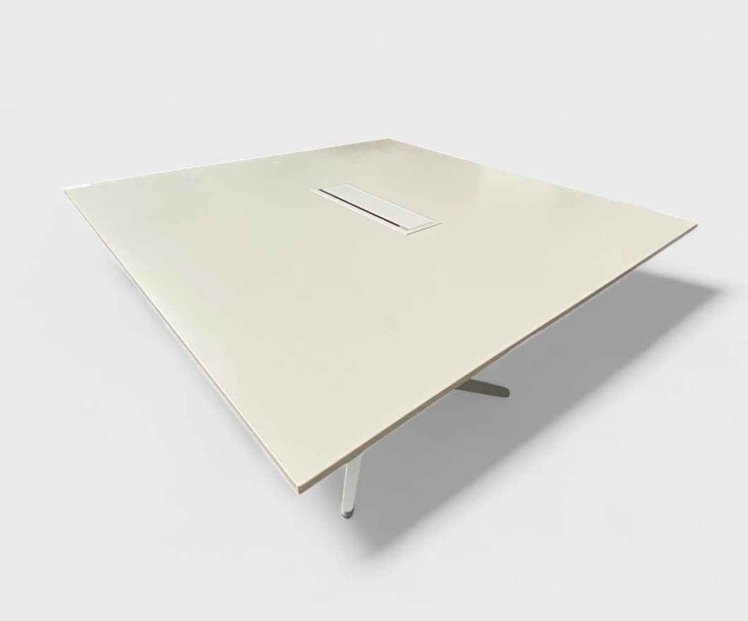 Wiesner Hager Table de réunion blanche