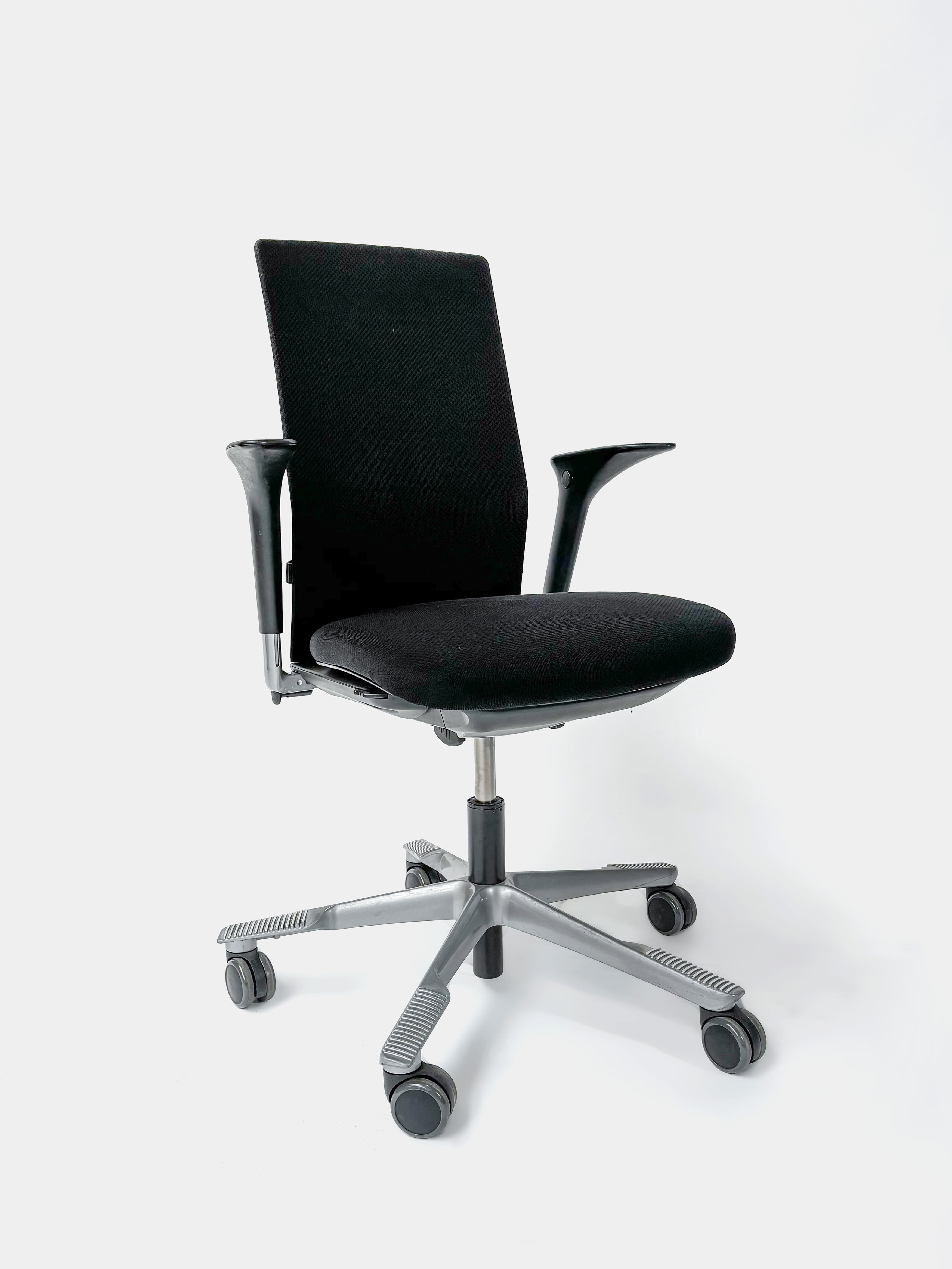 HAG Chaises de bureau noires réglables sur roulettes