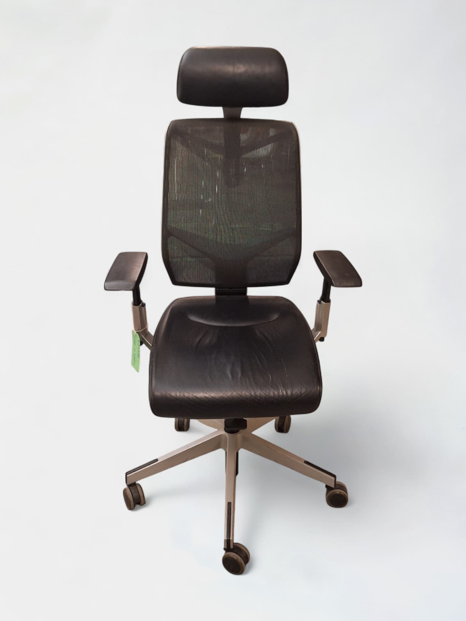 Giroflex chaise de bureau haute en cuir noir avec dossier en treillis