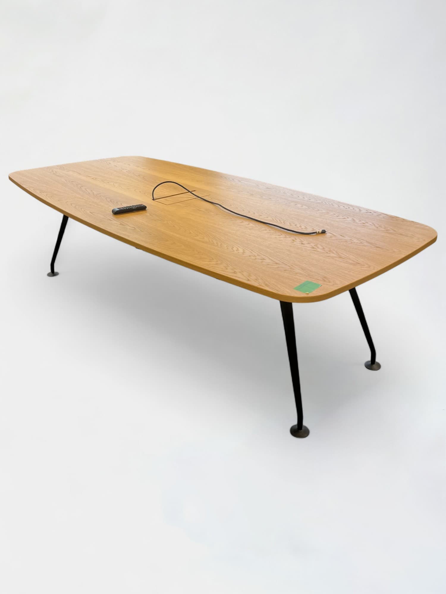 VITRA Medamorph Wooden meeting table with top access