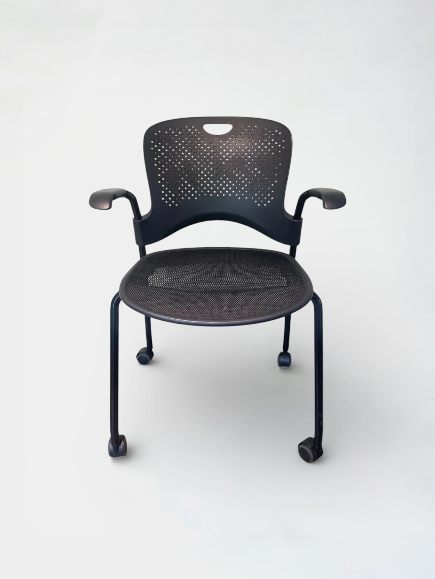 Herman Miller Zwarte Mesh Bureaustoel met Wielen en Armleuningen