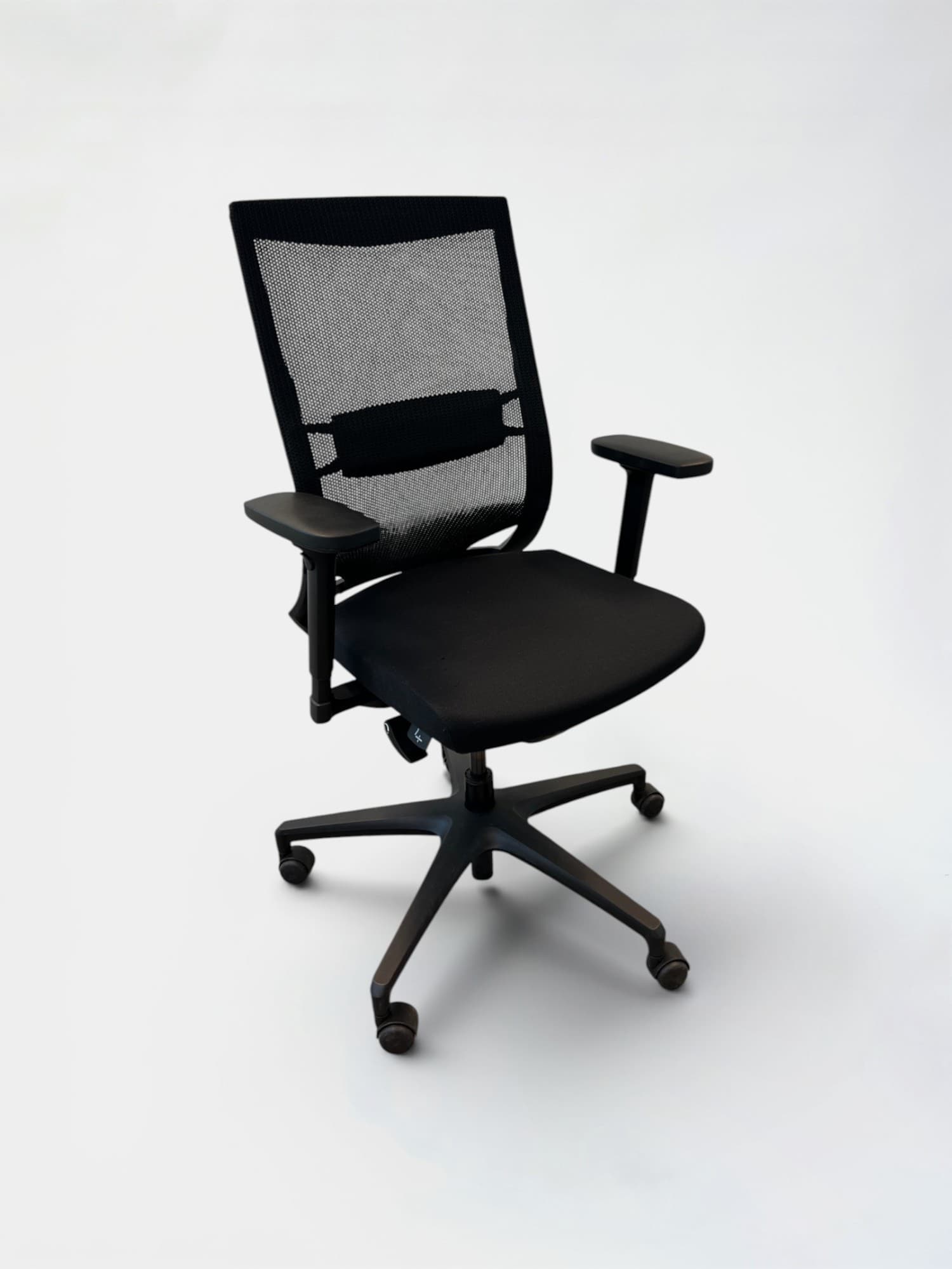 Klober Black Plastic Fabric Metal Office Chair
