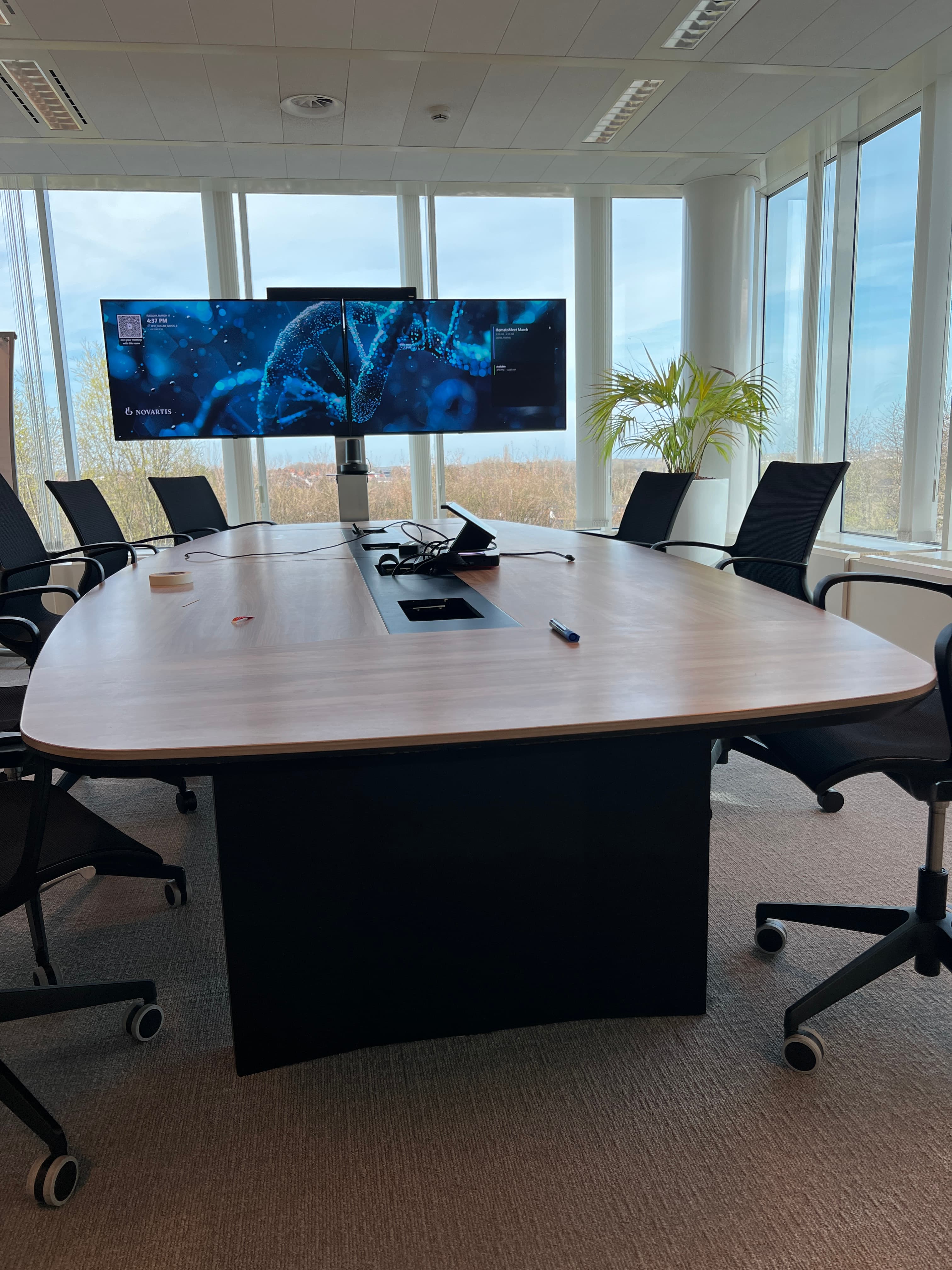 420cm or min 10 people Black and Brown Wood Metal Meeting Table