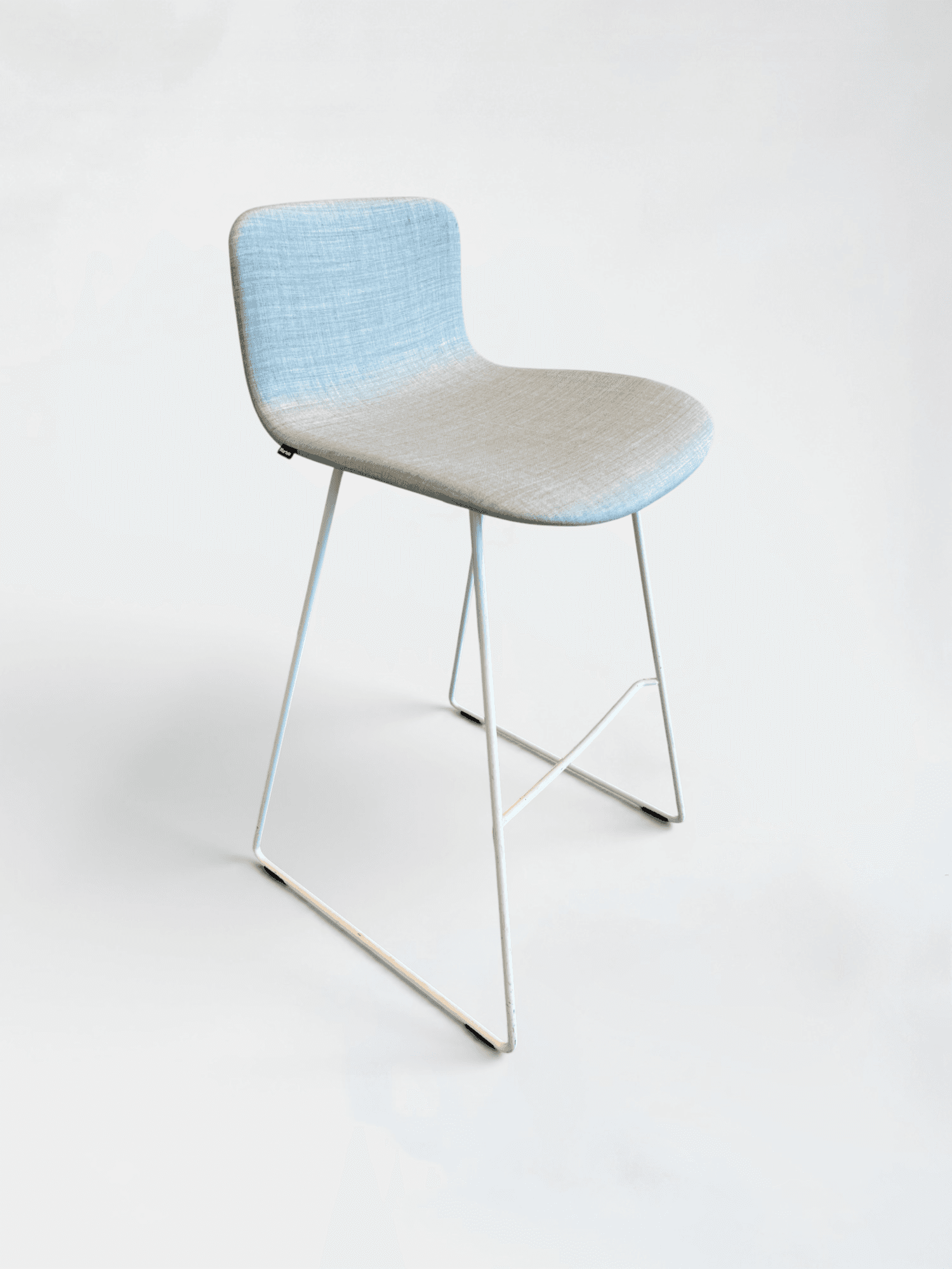 Martela hoge stoel met witgrijze bekleding