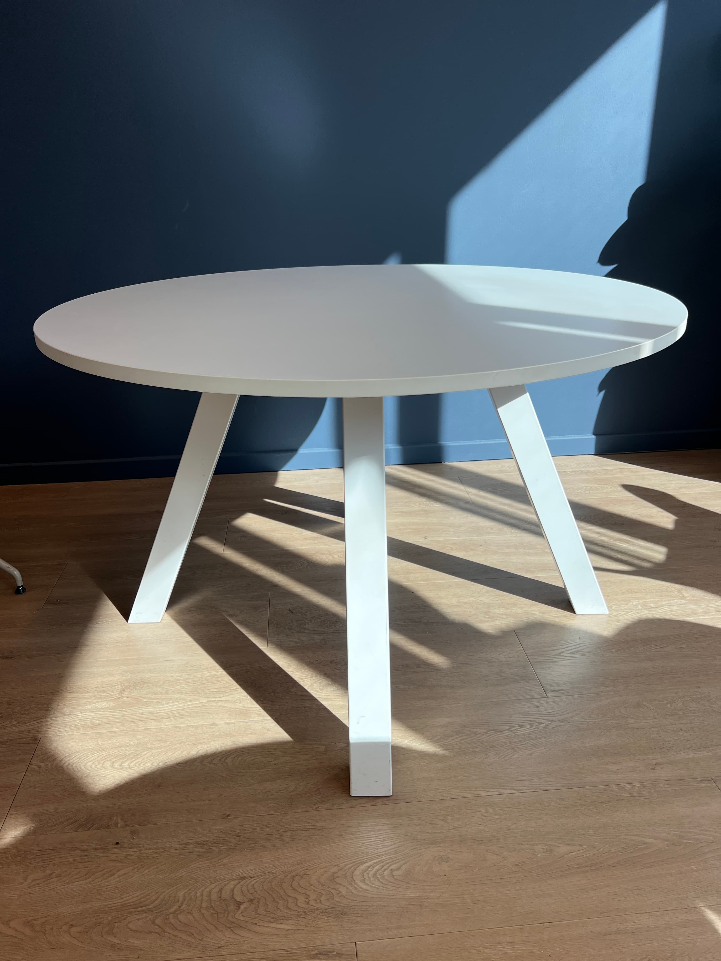 120cm White Wood Meeting Round Table