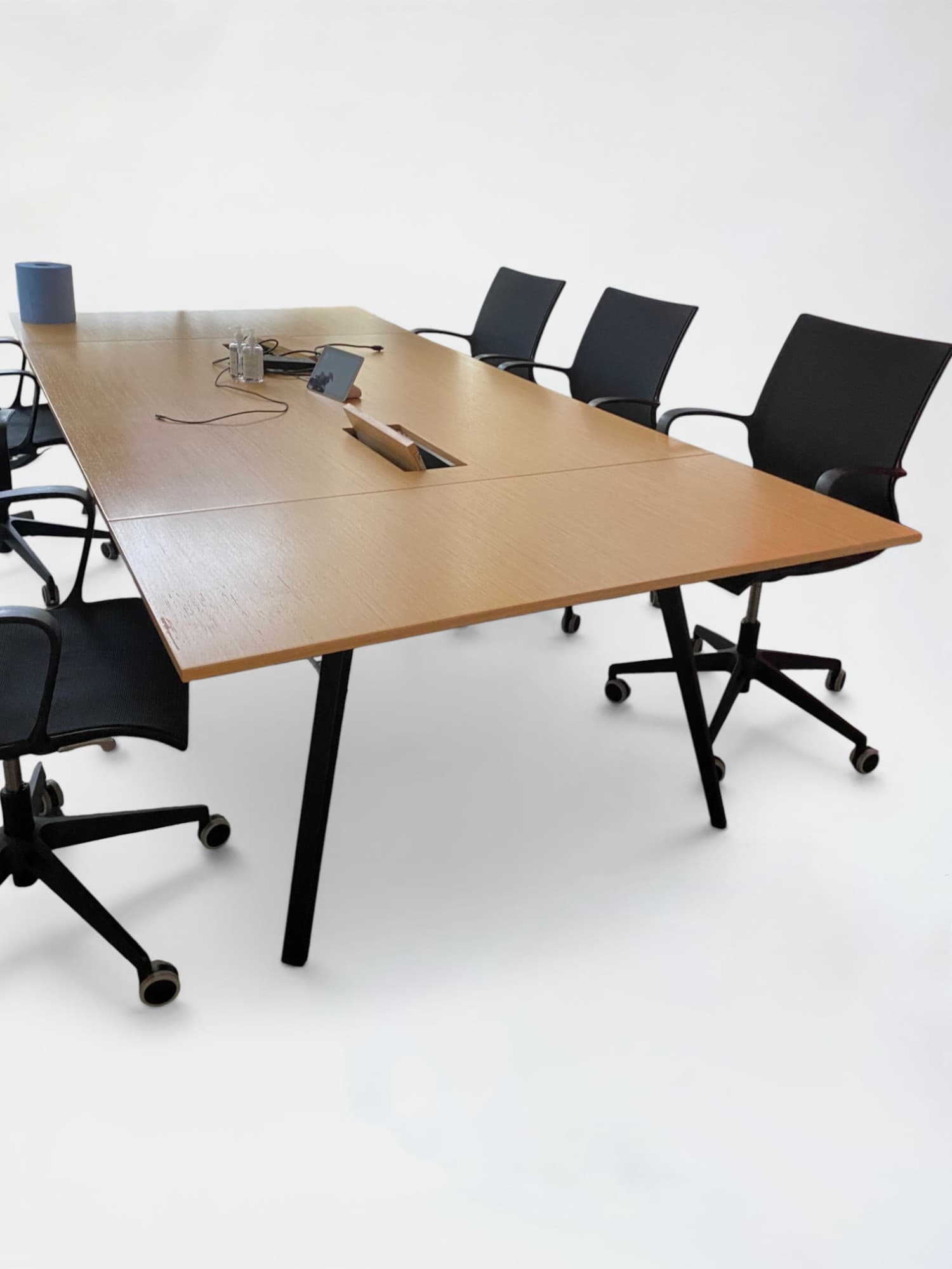 Vergadertafel van 300 cm, zwart, bruin, hout en metaal