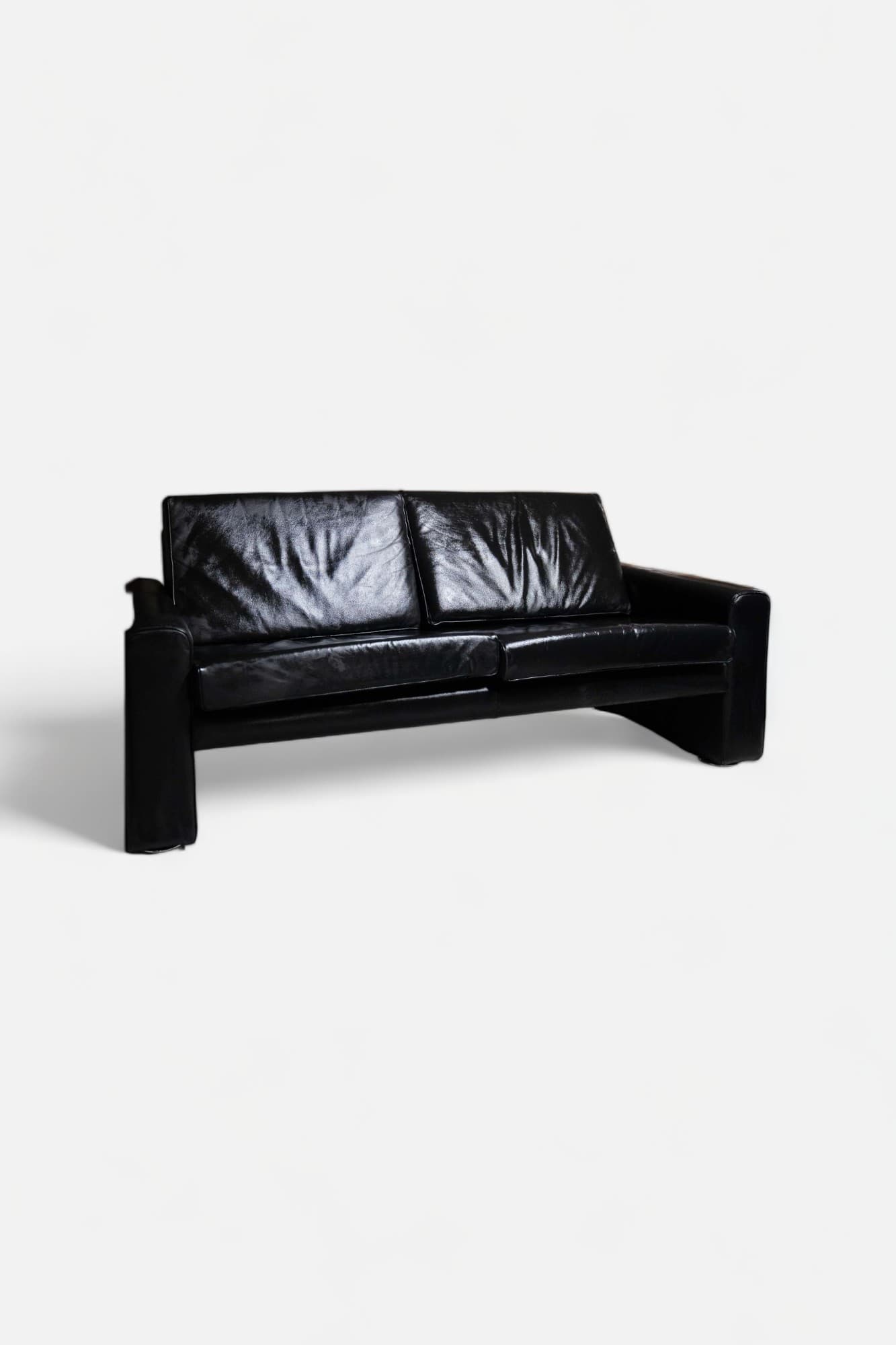 Black leather sofa 2ppl